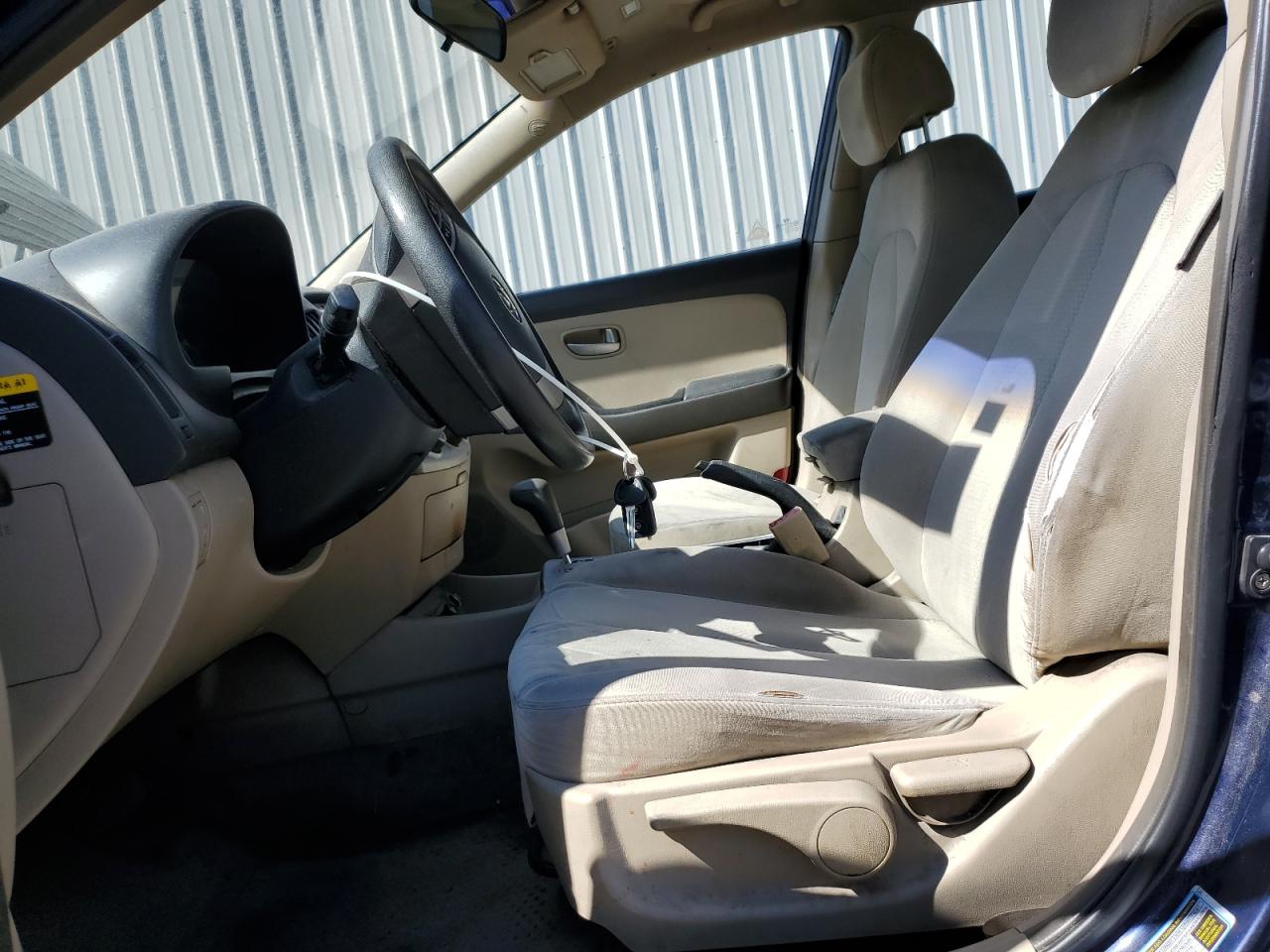 2007 Hyundai Elantra Gls Blue vin: KMHDU46D57U023571 Damage: Left Front Seat, Torn, > 12 Inches