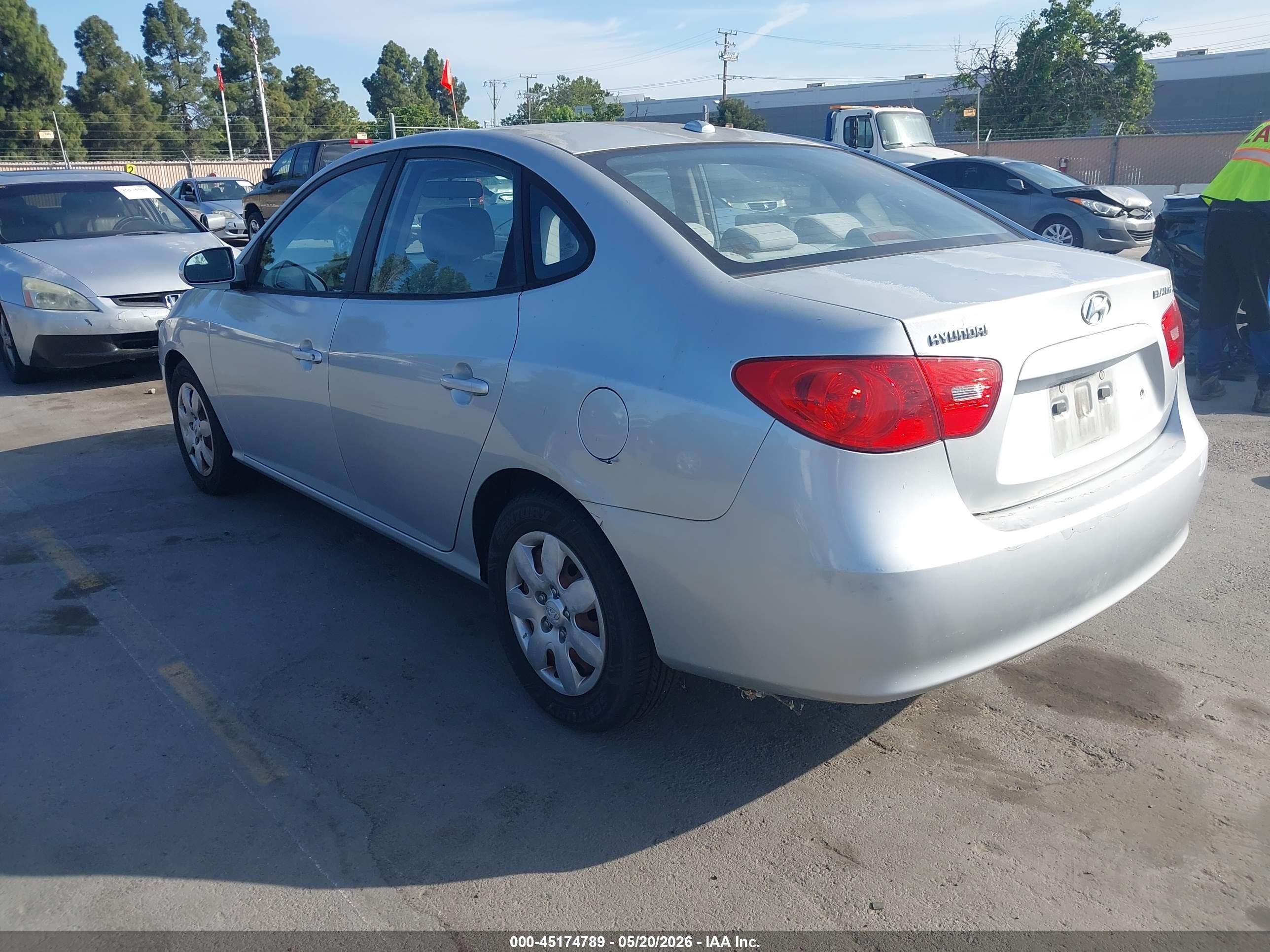 2008 Hyundai Elantra Gls/se Silver vin: KMHDU46D58U356211