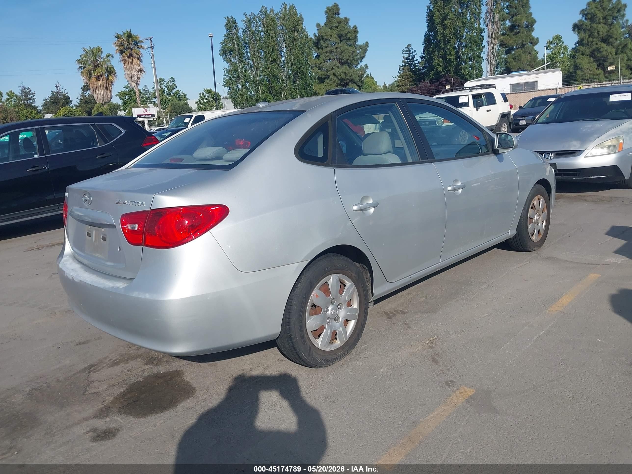2008 Hyundai Elantra Gls/se Silver vin: KMHDU46D58U356211