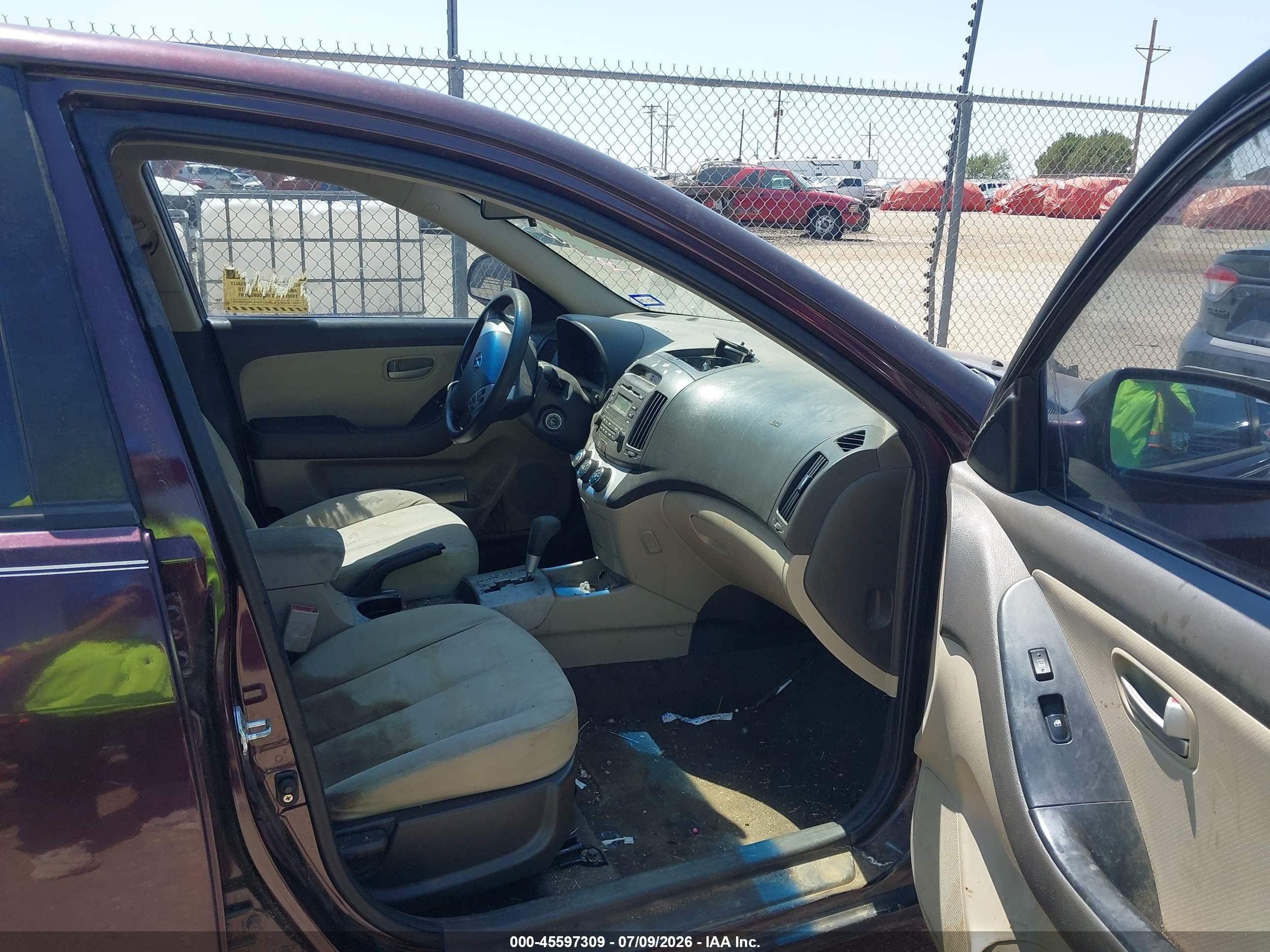 2008 Hyundai Elantra Gls/se Purple vin: KMHDU46D58U388852