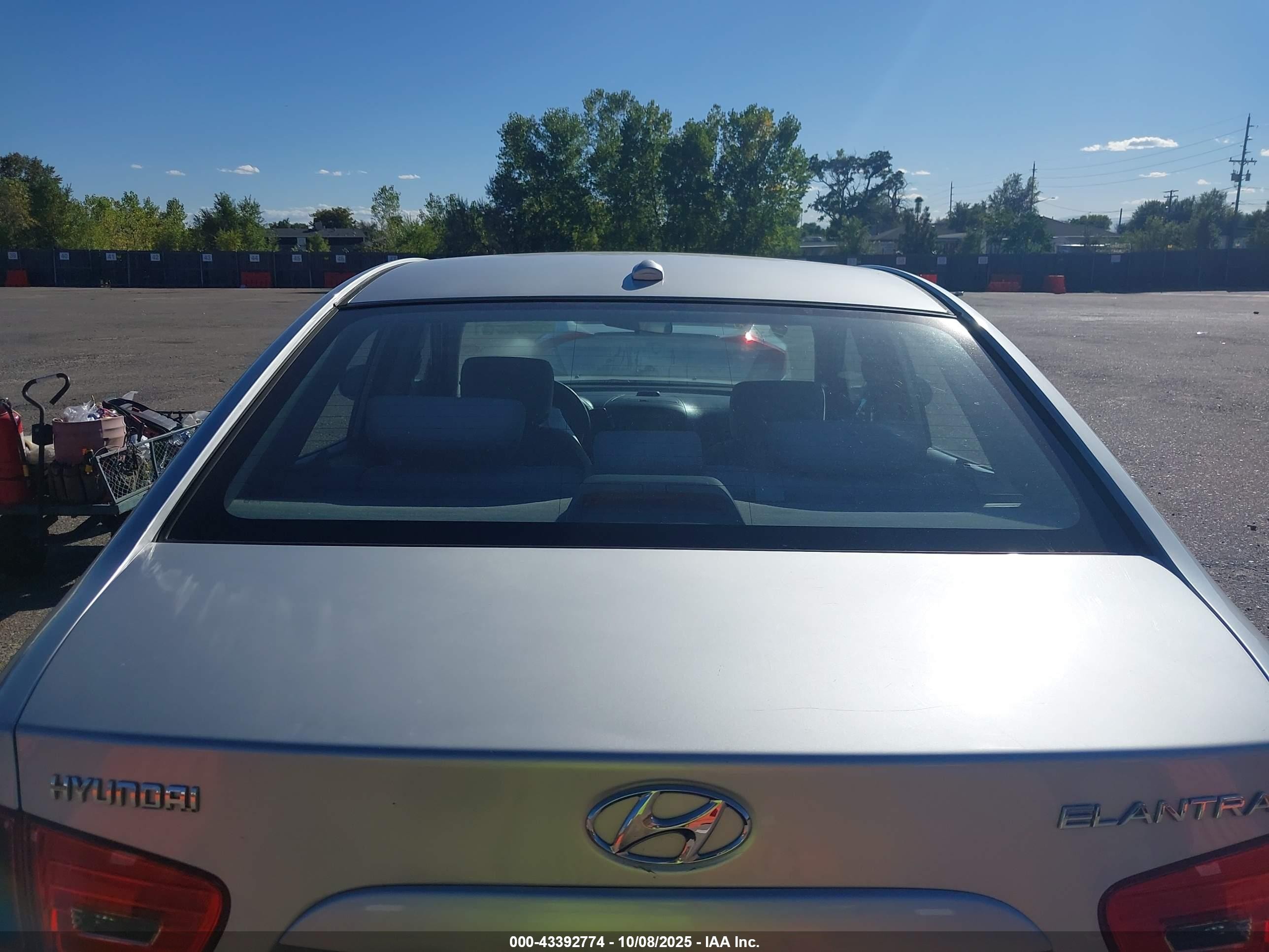 2008 Hyundai Elantra Gls/se Silver vin: KMHDU46D58U576934