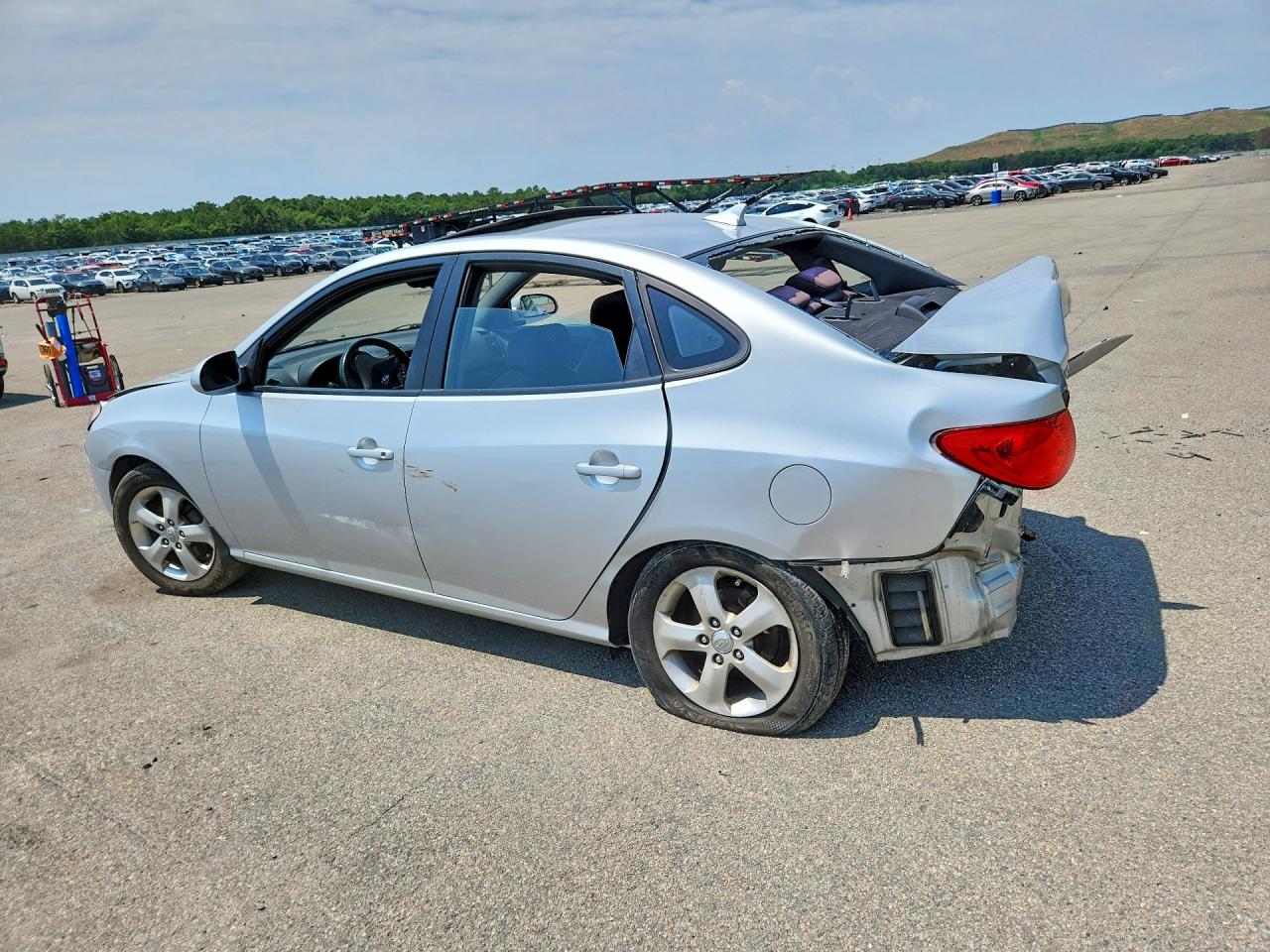 2009 Hyun Elantra Silver vin: KMHDU46D59U650015