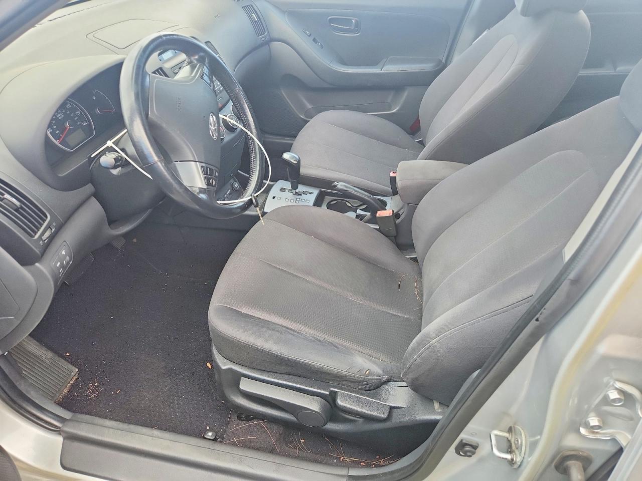 2009 Hyun Elantra Silver vin: KMHDU46D59U650015