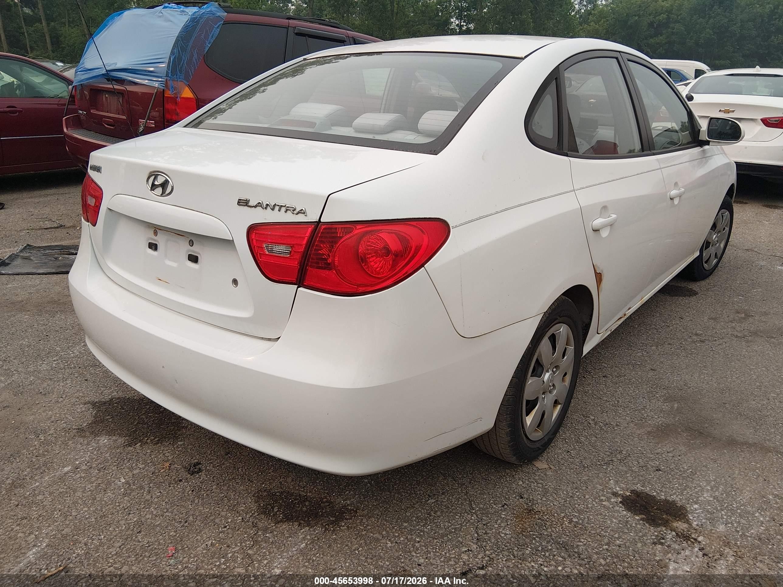 2007 Hyundai Elantra Gls/ltd/se White vin: KMHDU46D67U112470