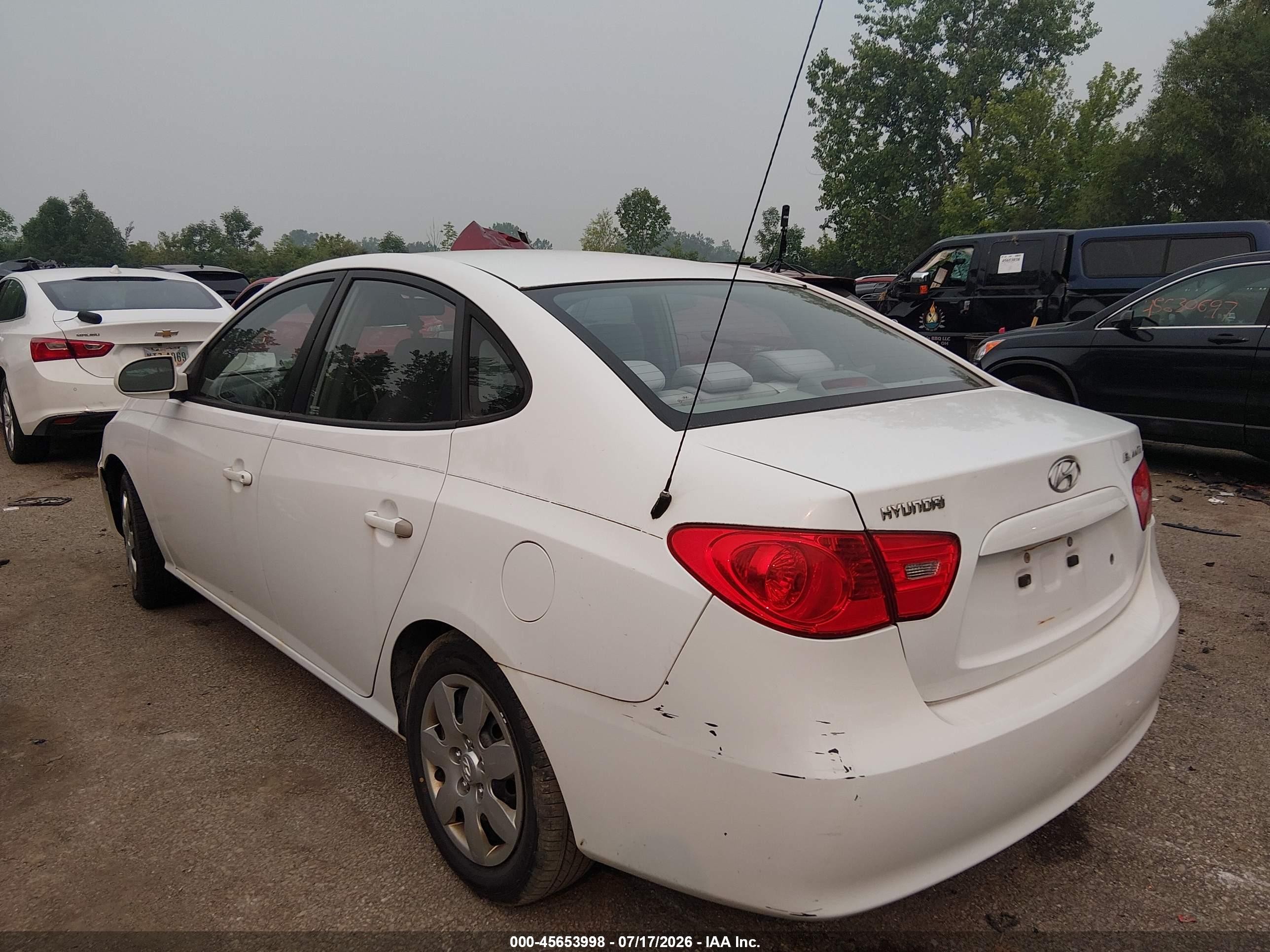 2007 Hyundai Elantra Gls/ltd/se White vin: KMHDU46D67U112470