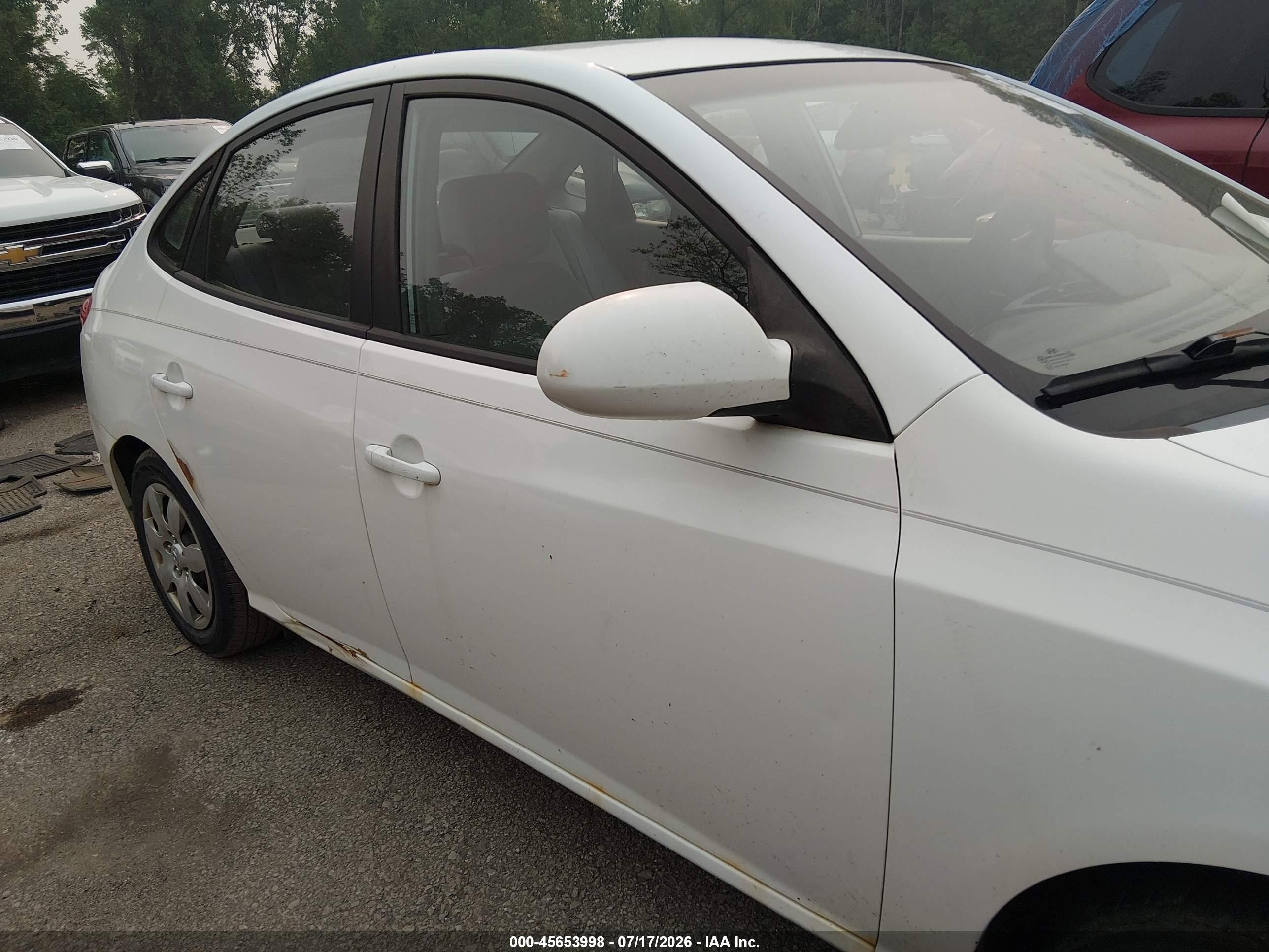 2007 Hyundai Elantra Gls/ltd/se White vin: KMHDU46D67U112470
