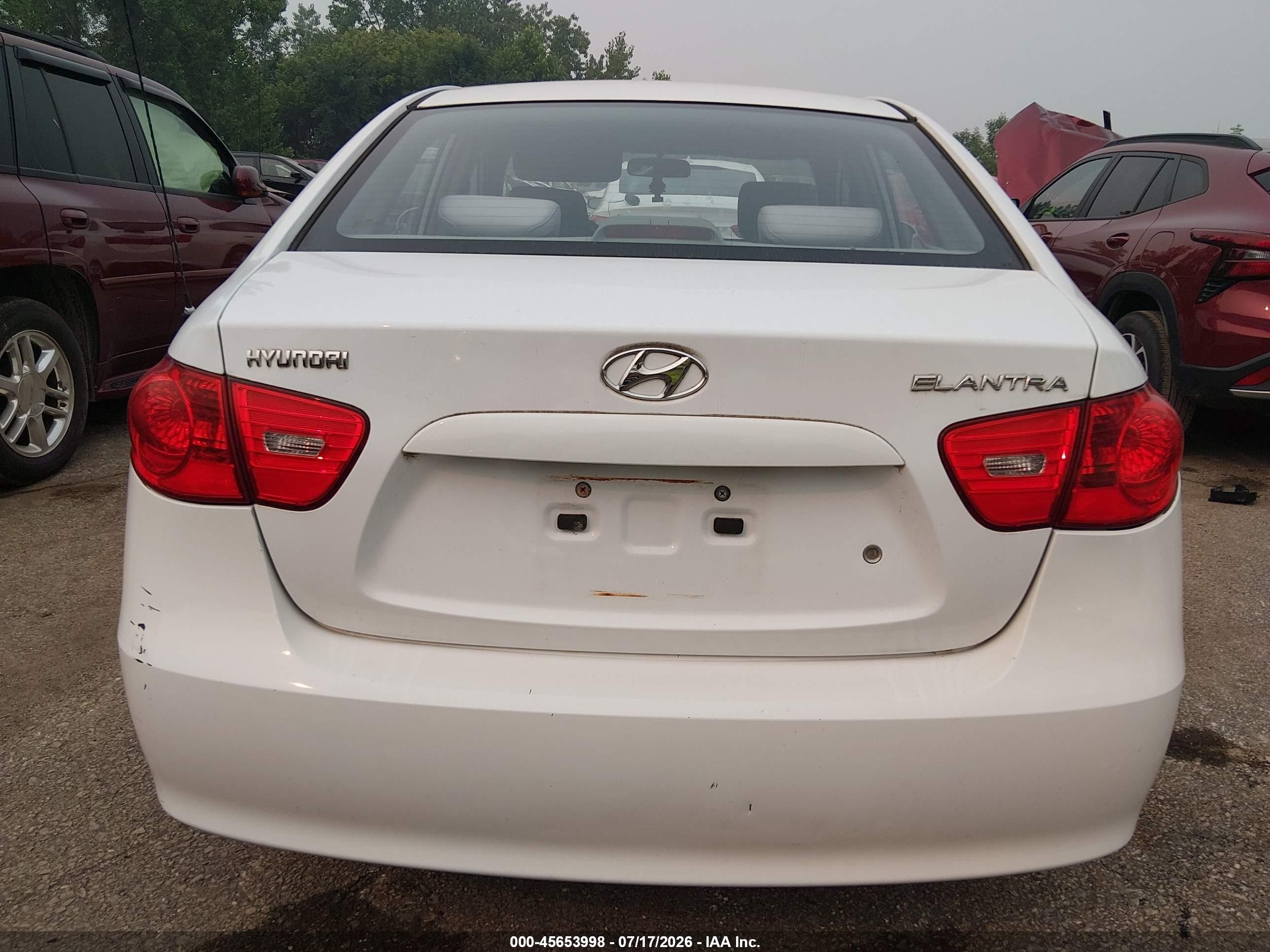 2007 Hyundai Elantra Gls/ltd/se White vin: KMHDU46D67U112470