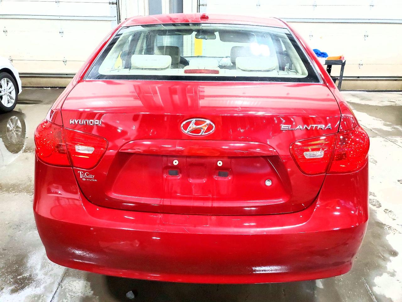 2007 Hyundai Elantra Gls/se/limited Red vin: KMHDU46D67U254821