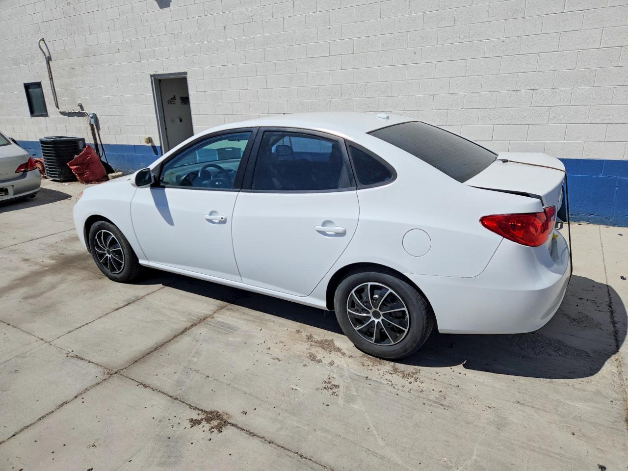 2008 Hyundai Elantra White vin: KMHDU46D68U305526