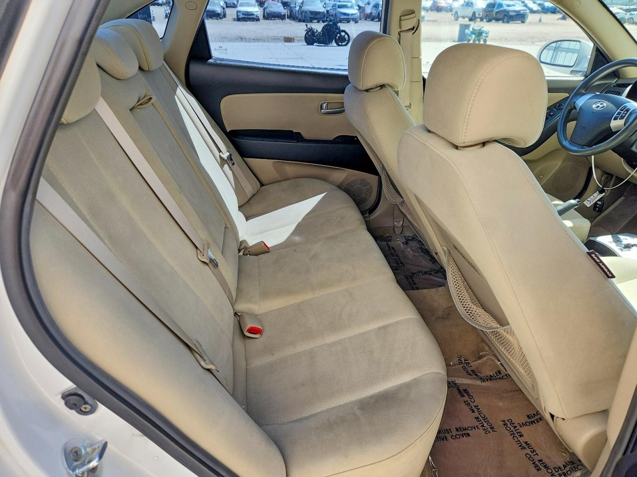 2008 Hyundai Elantra White vin: KMHDU46D68U305526
