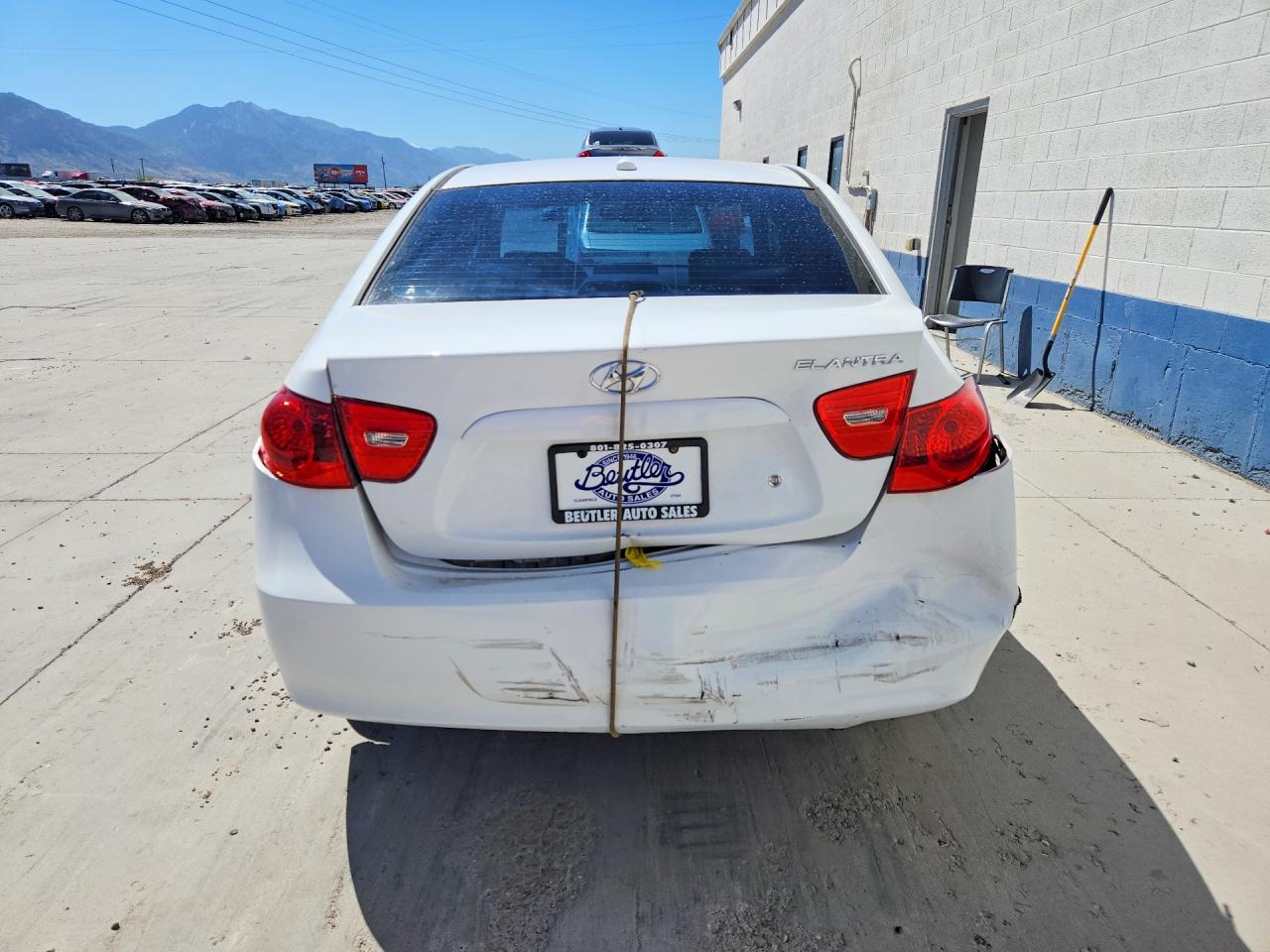 2008 Hyundai Elantra White vin: KMHDU46D68U305526