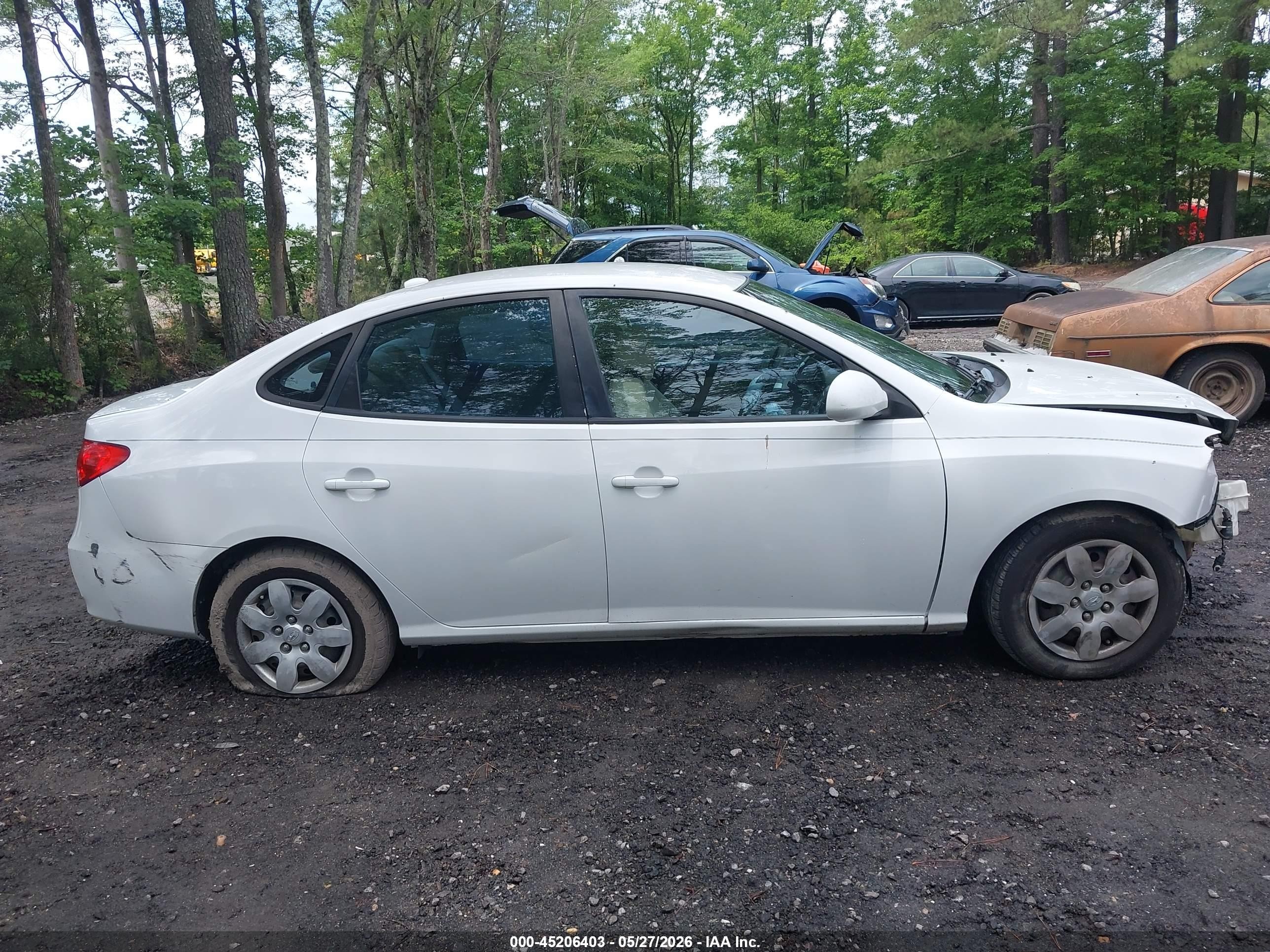 2008 Hyundai Elantra Gls/se White vin: KMHDU46D68U421261
