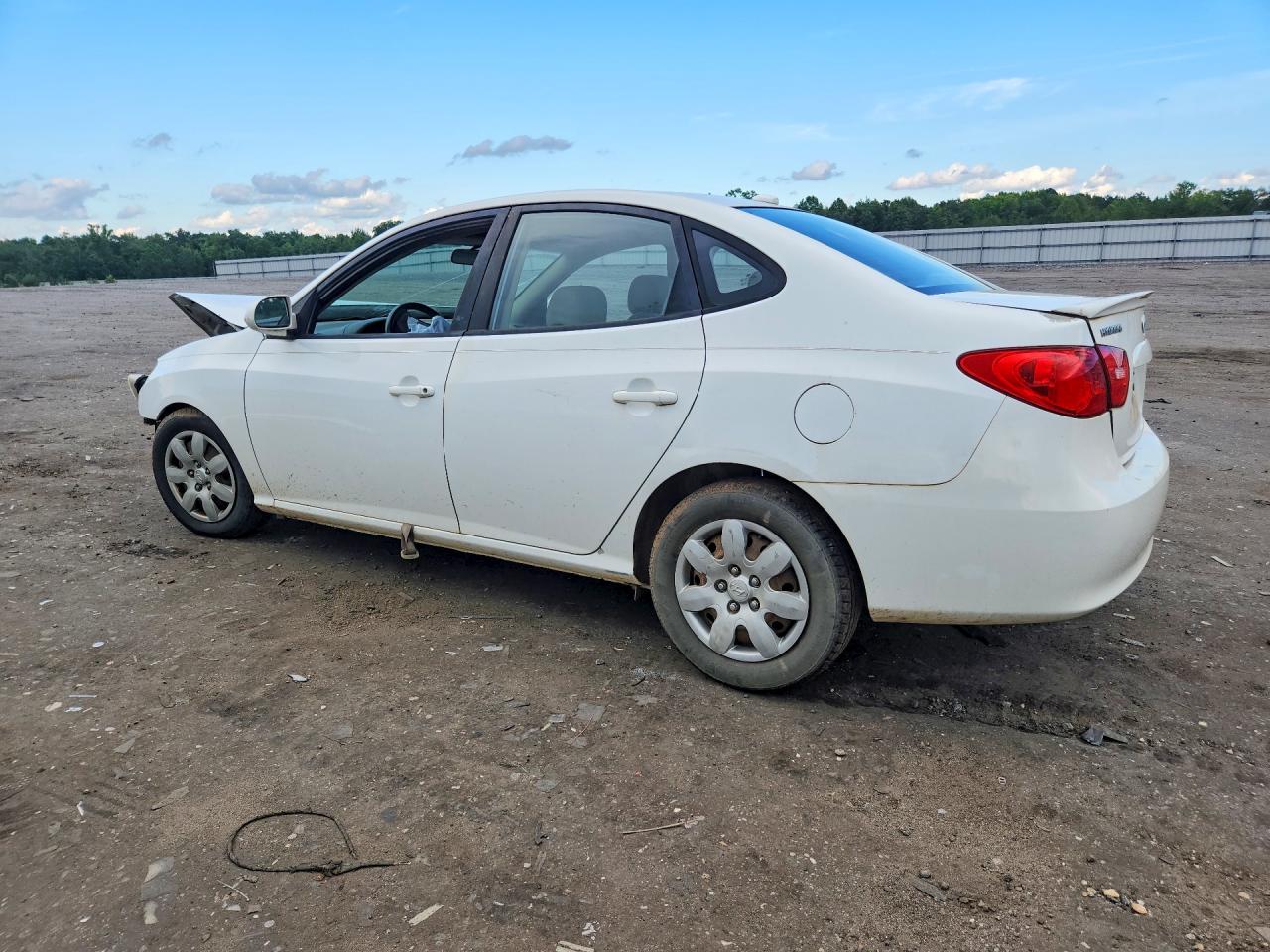 2008 Hyundai Elantra Gls White vin: KMHDU46D68U456544