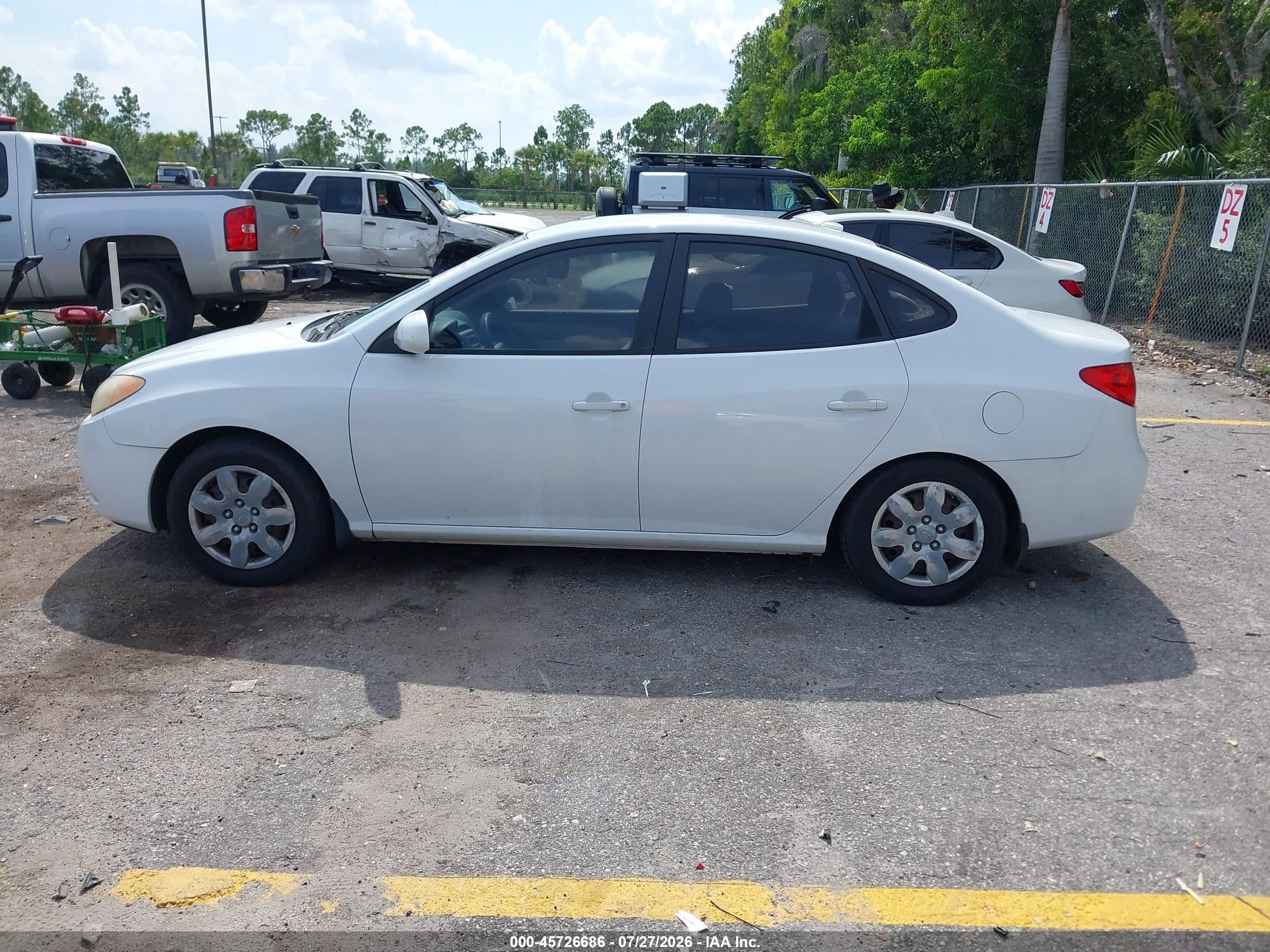 2008 Hyundai Elantra Gls/se White vin: KMHDU46D68U468662