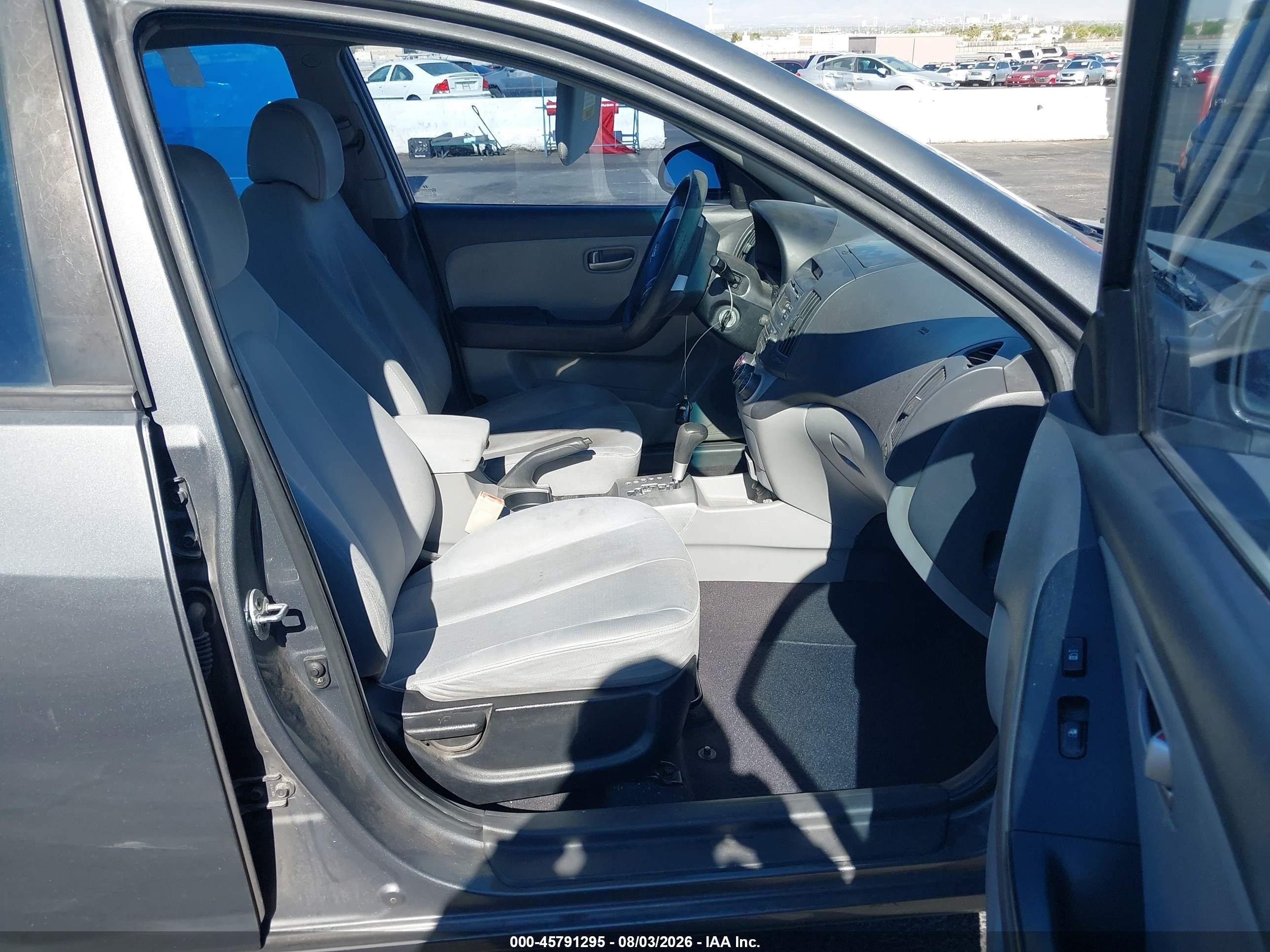 2009 Hyundai Elantra Gls Gray vin: KMHDU46D69U613961
