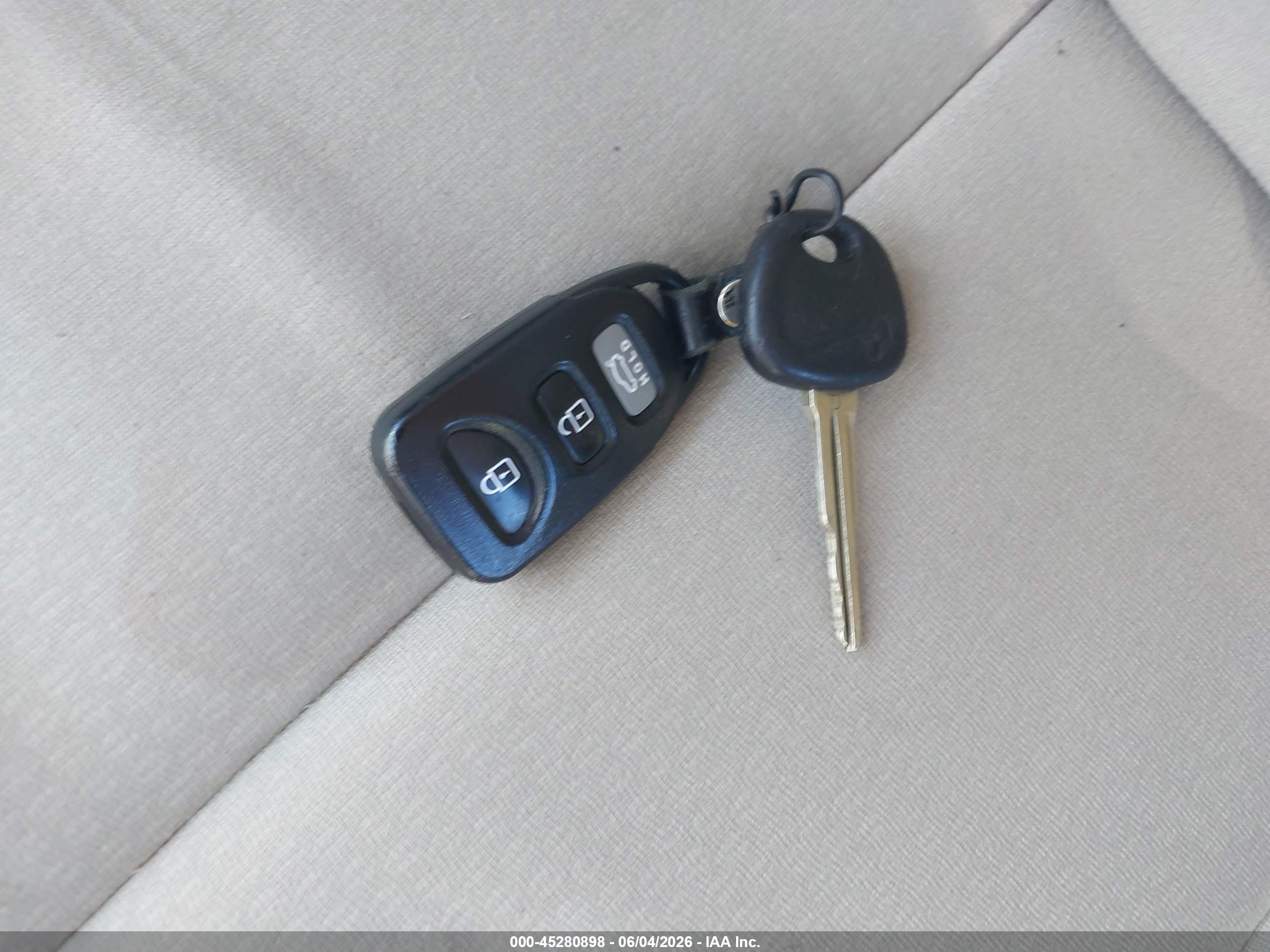 2009 Hyundai Elantra Gls Blue vin: KMHDU46D69U634101