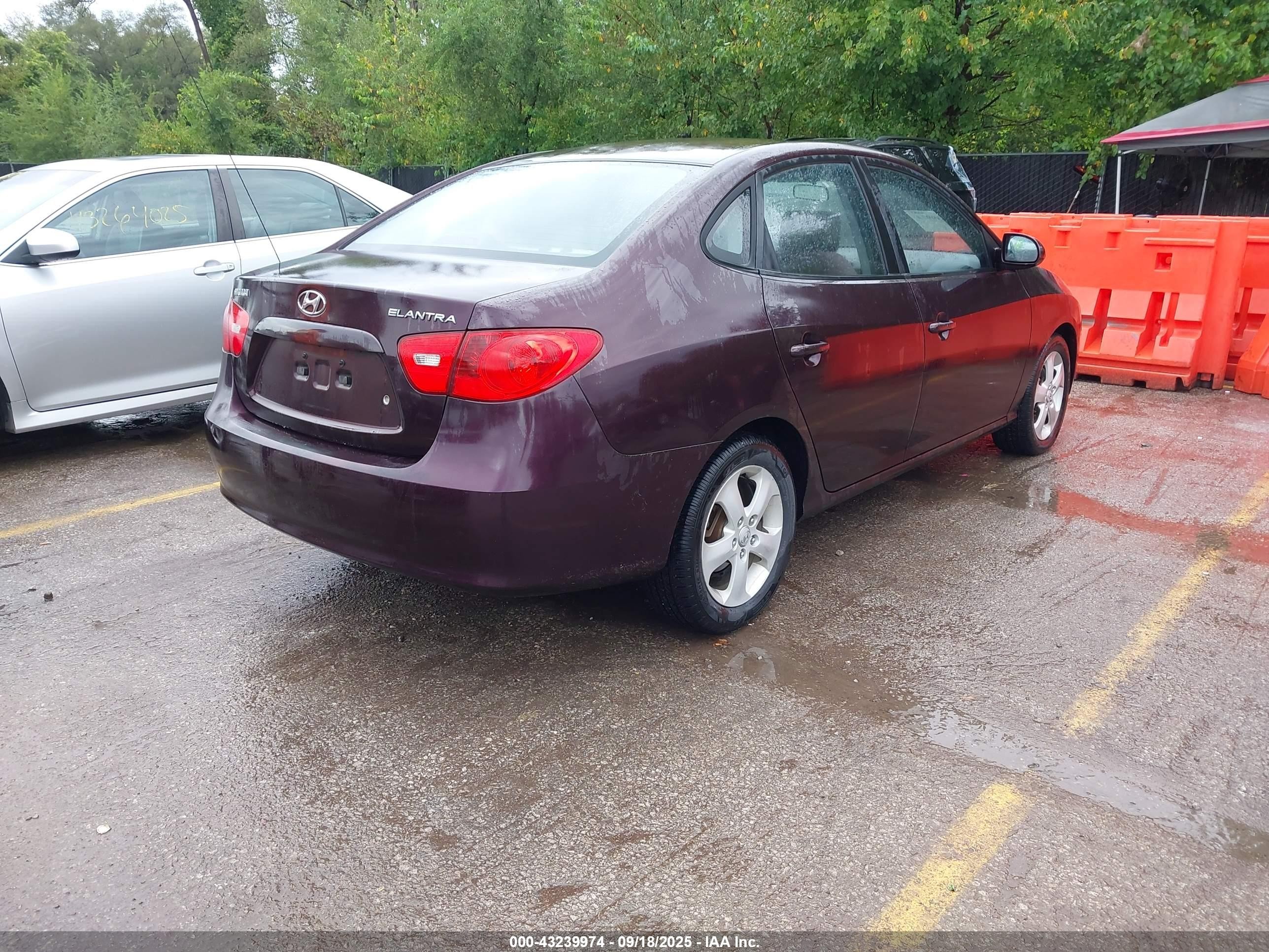 2007 Hyundai Elantra Gls/limited/se Purple vin: KMHDU46D77U037987