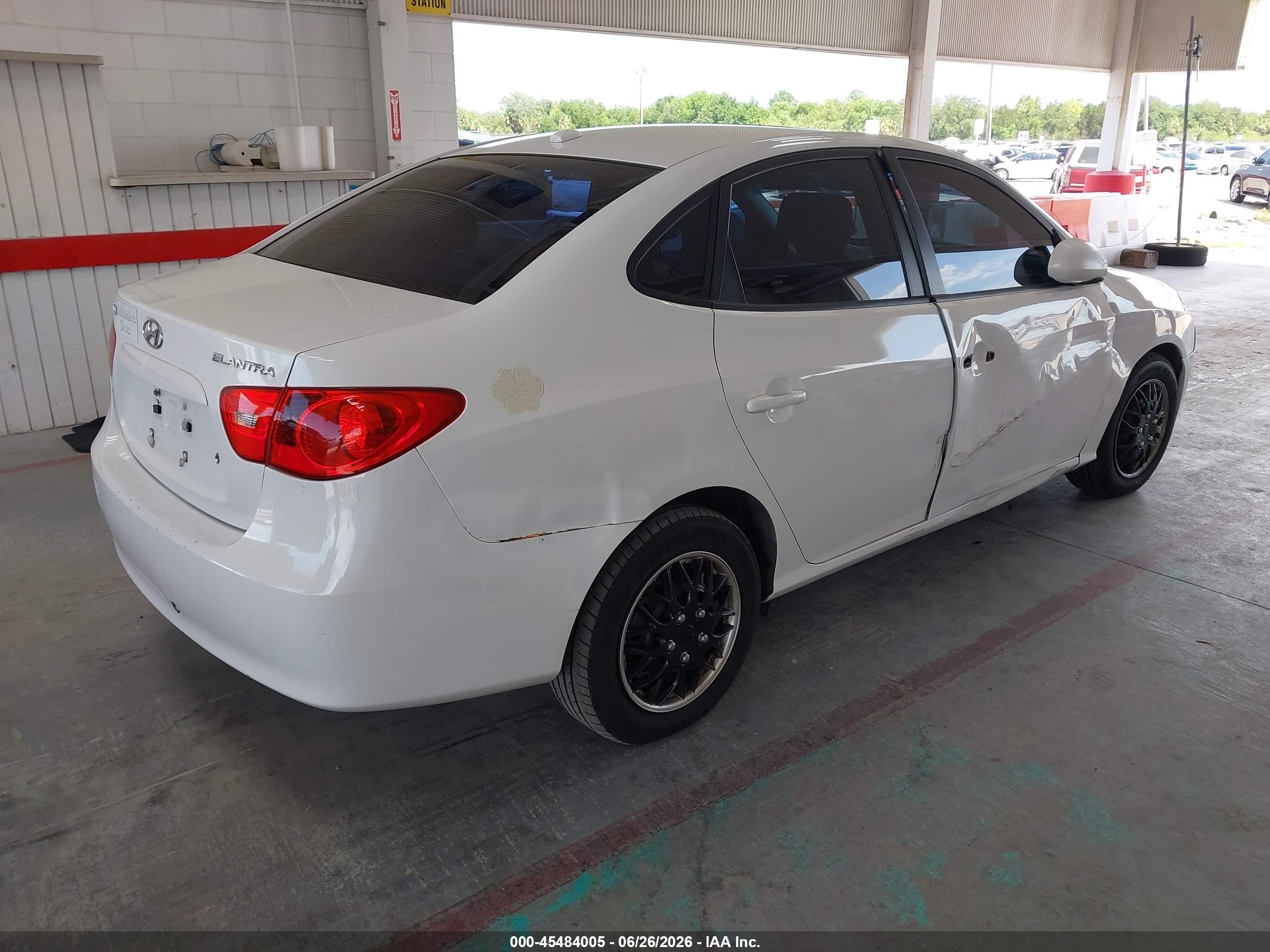 2007 Hyundai Elantra Gls/ltd/se White vin: KMHDU46D77U171883