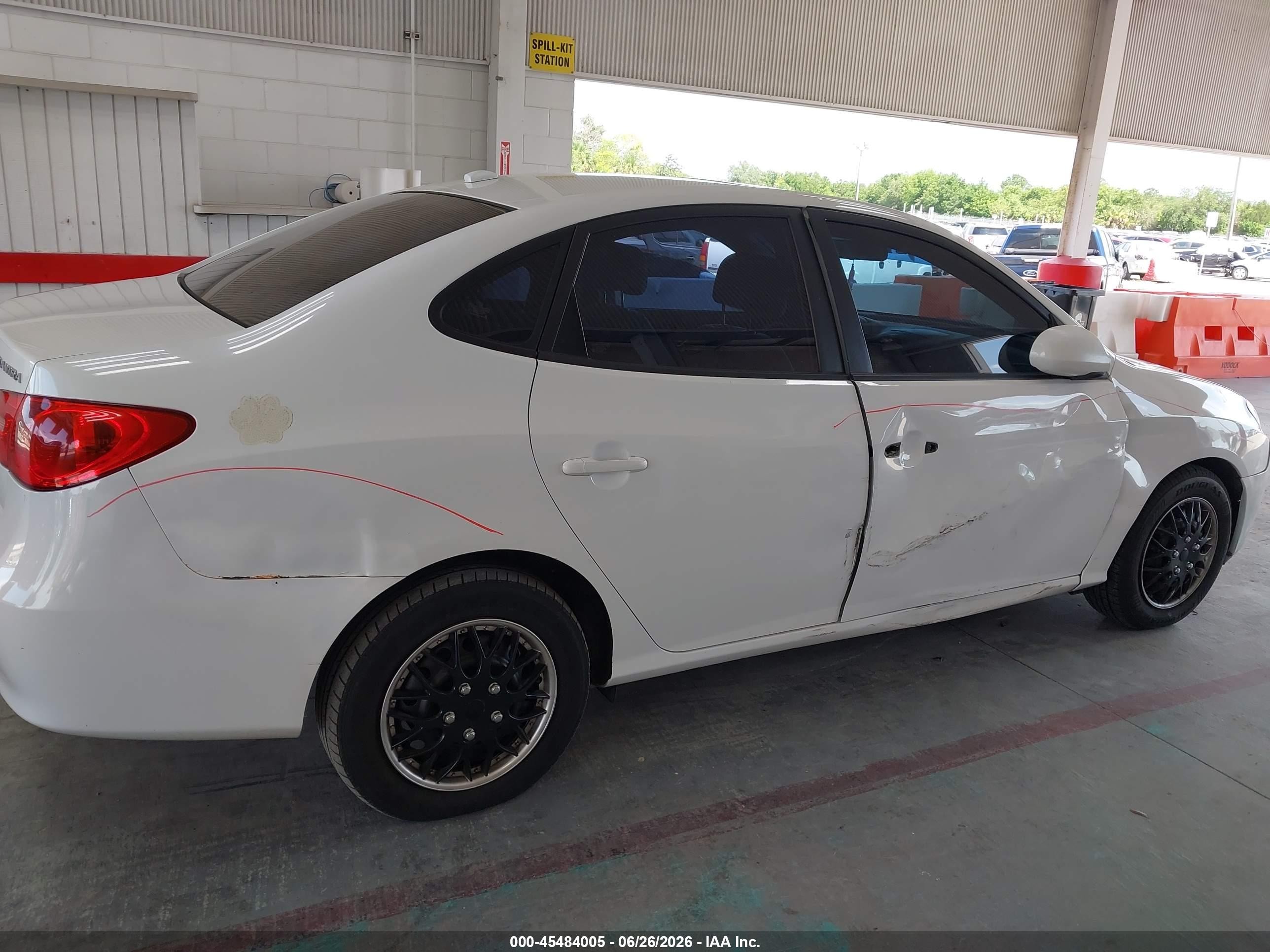 2007 Hyundai Elantra Gls/ltd/se White vin: KMHDU46D77U171883