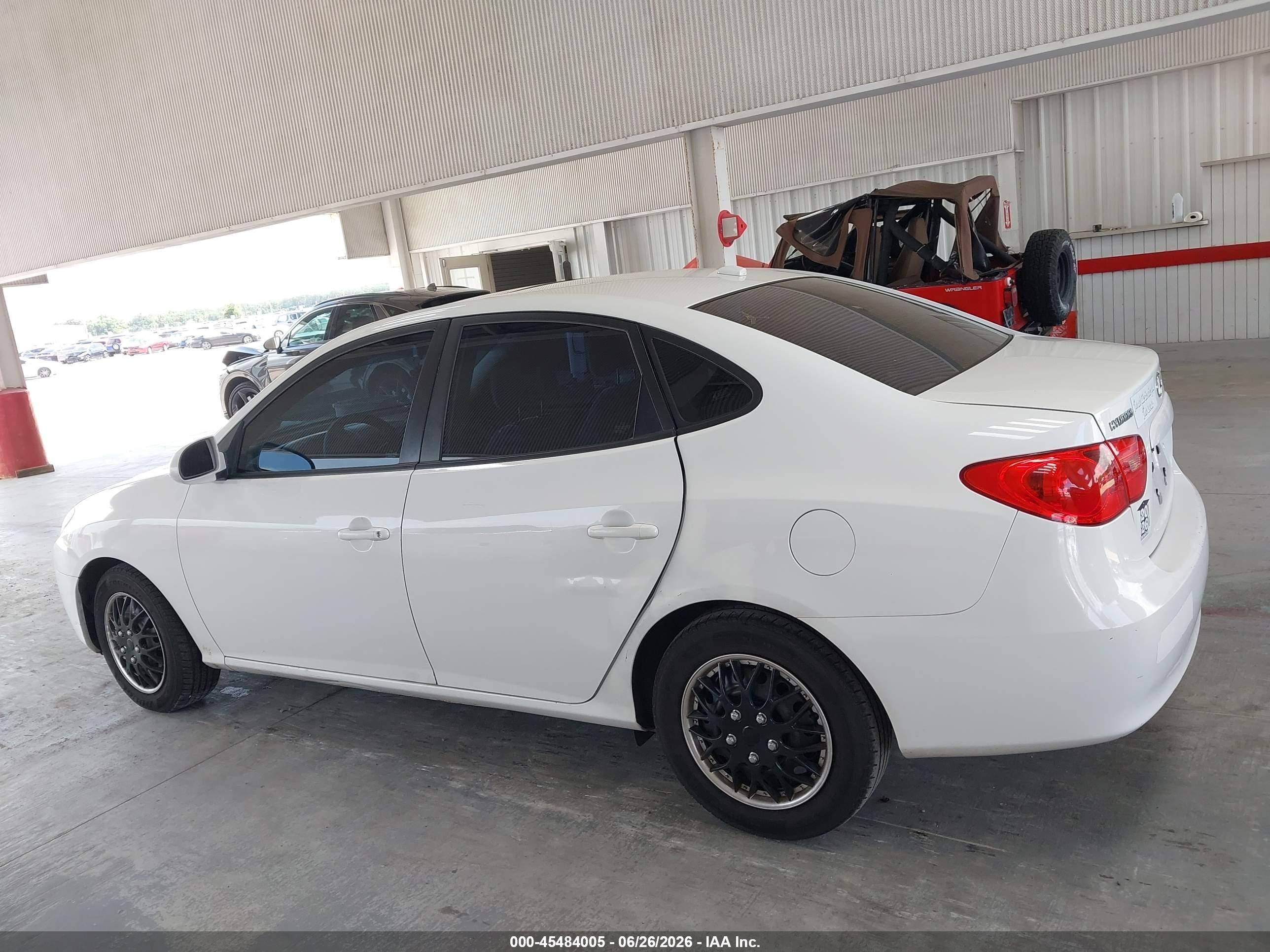 2007 Hyundai Elantra Gls/ltd/se White vin: KMHDU46D77U171883