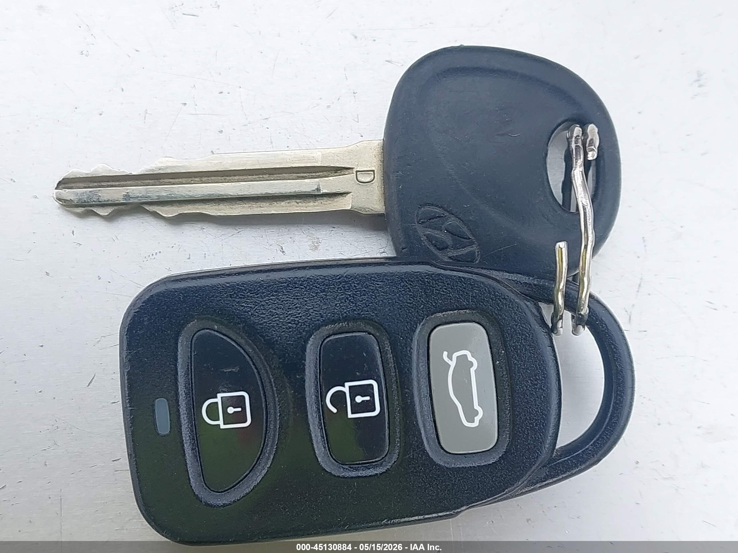 2008 Hyundai Elantra Gls/se Silver vin: KMHDU46D78U402413