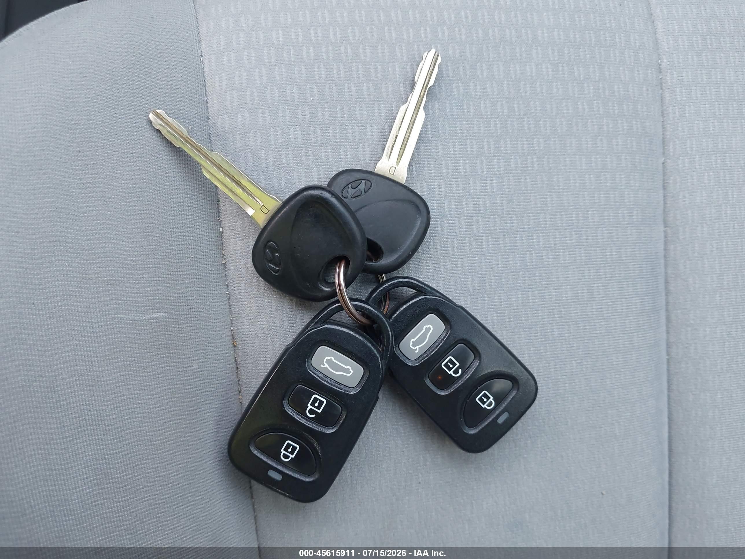 2008 Hyundai Elantra Gls/se Silver vin: KMHDU46D78U444077