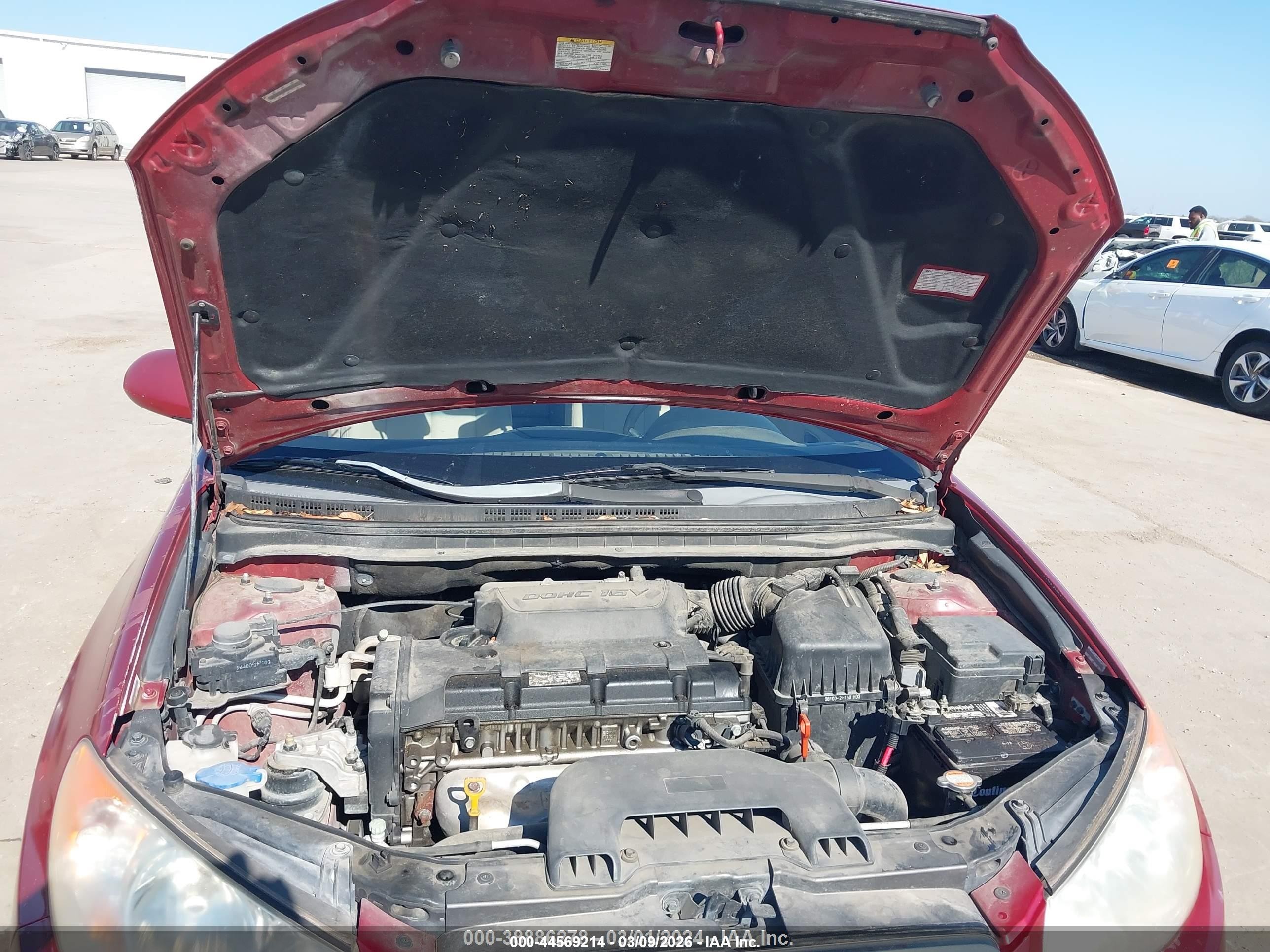 2008 Hyundai Elantra Gls/se Red vin: KMHDU46D78U517075