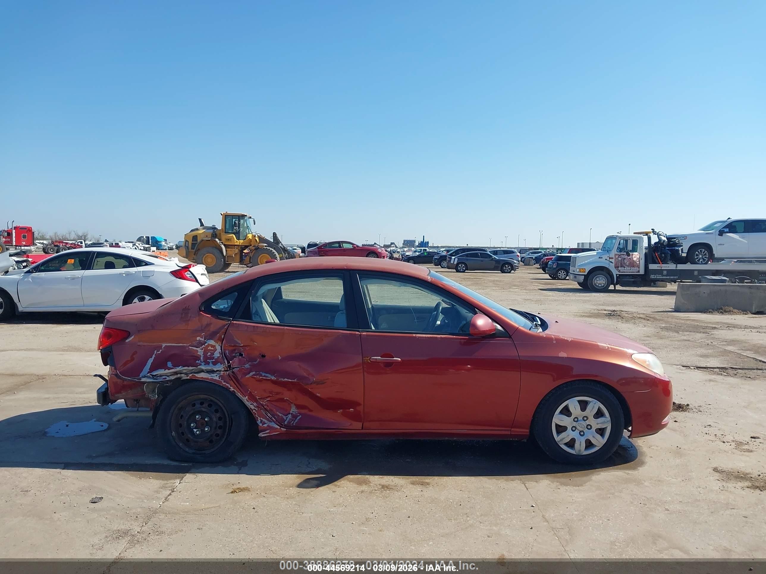 2008 Hyundai Elantra Gls/se Red vin: KMHDU46D78U517075