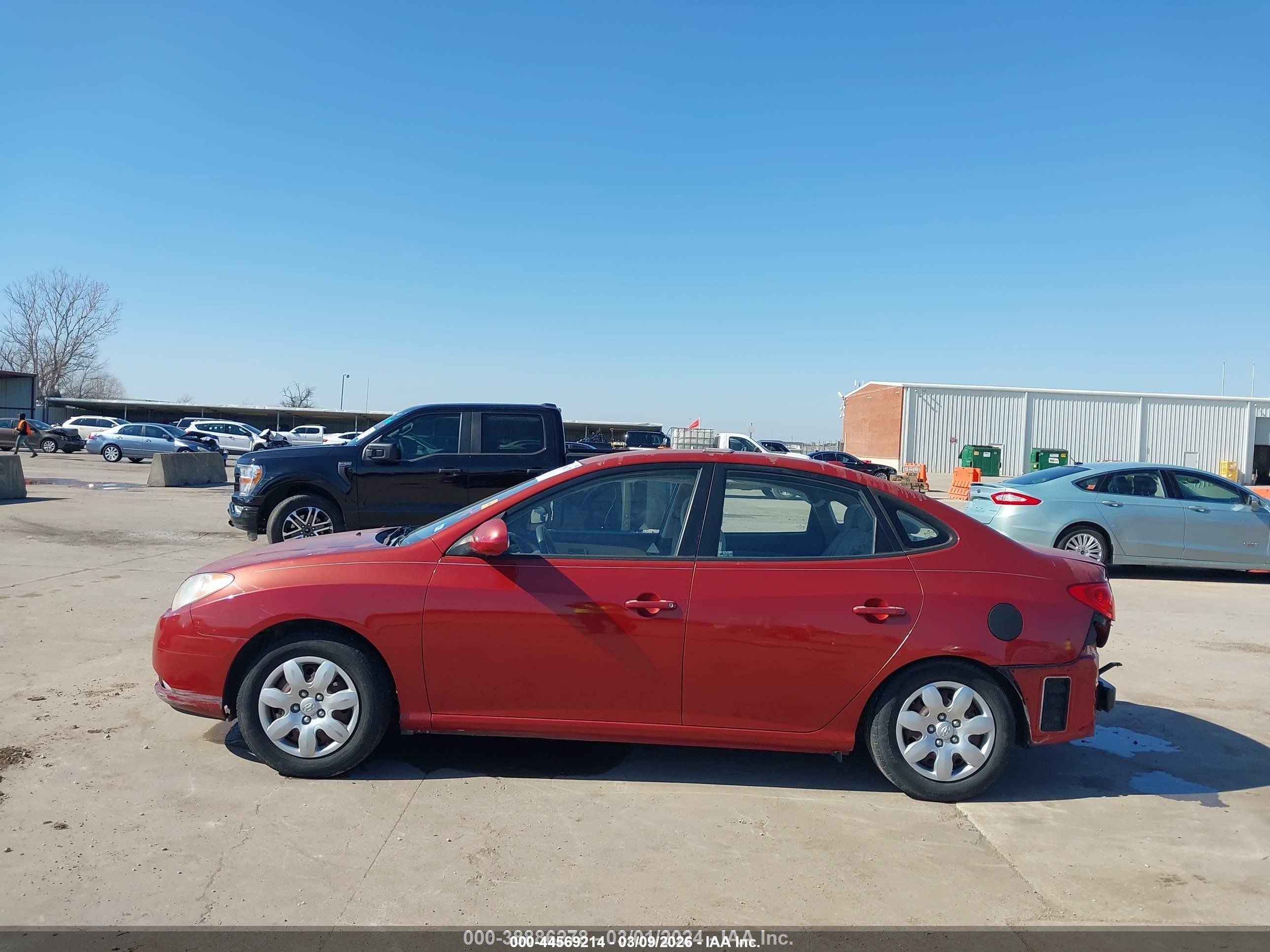 2008 Hyundai Elantra Gls/se Red vin: KMHDU46D78U517075