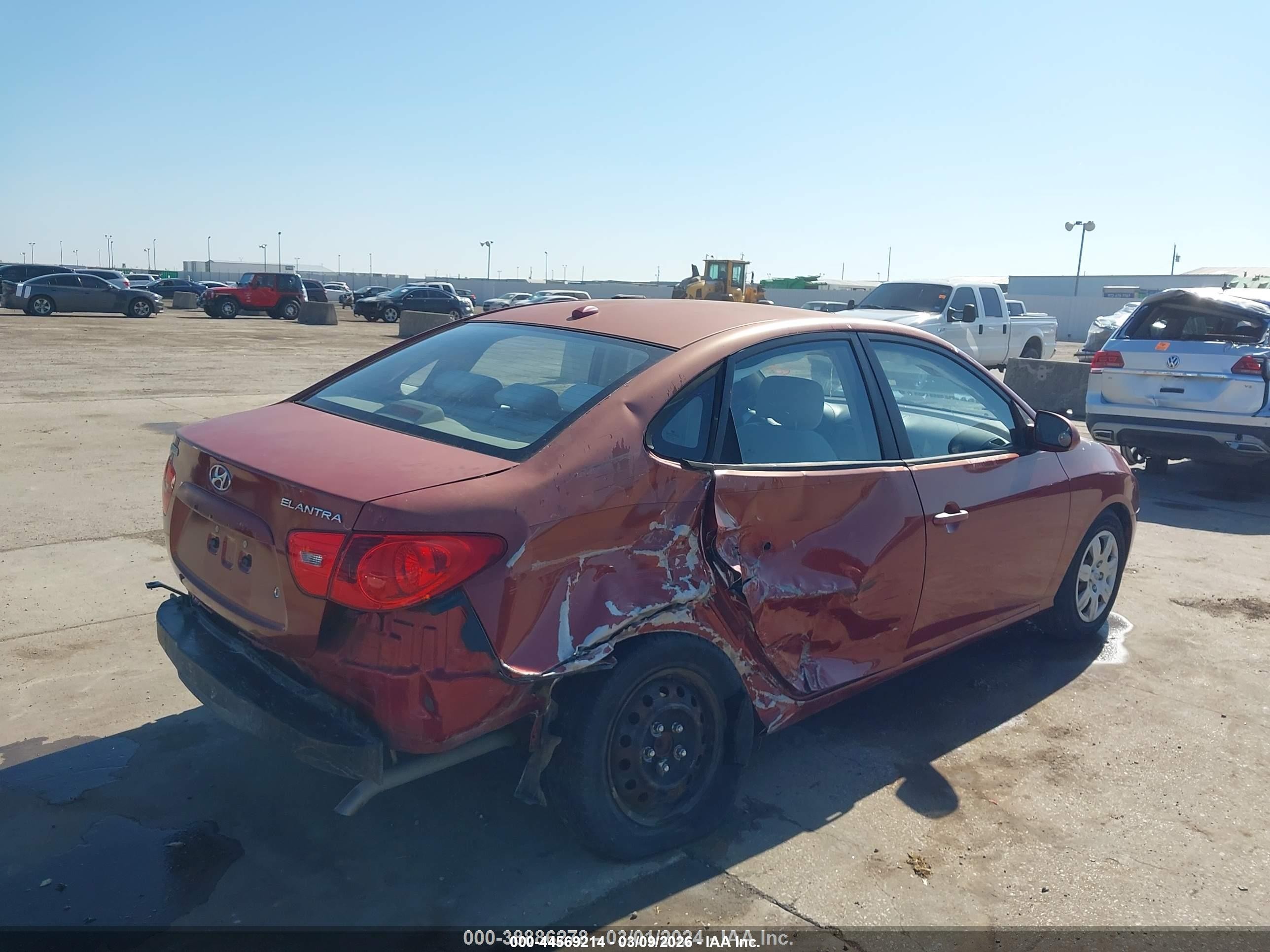 2008 Hyundai Elantra Gls/se Red vin: KMHDU46D78U517075
