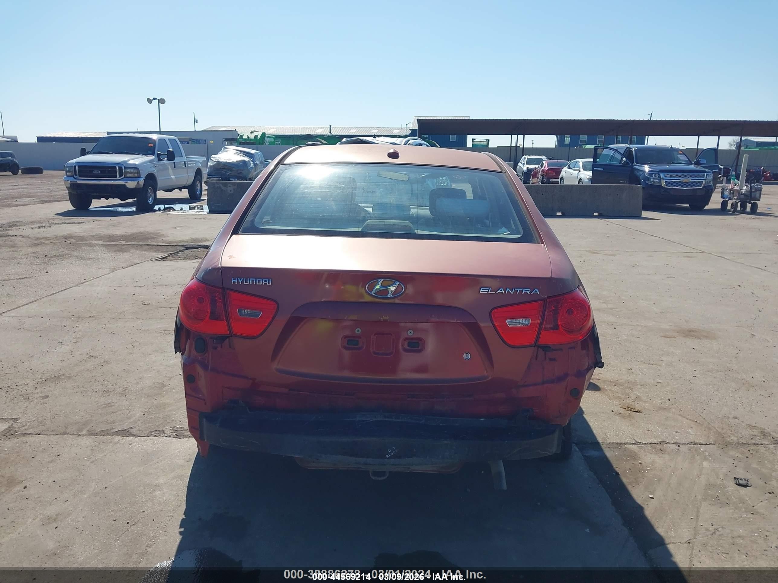 2008 Hyundai Elantra Gls/se Red vin: KMHDU46D78U517075