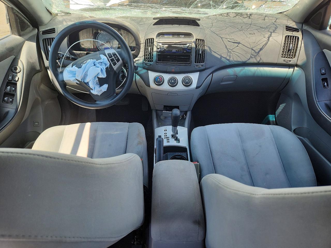 2008 Hyundai Elantra Gls/se/limited Silver vin: KMHDU46D78U542381