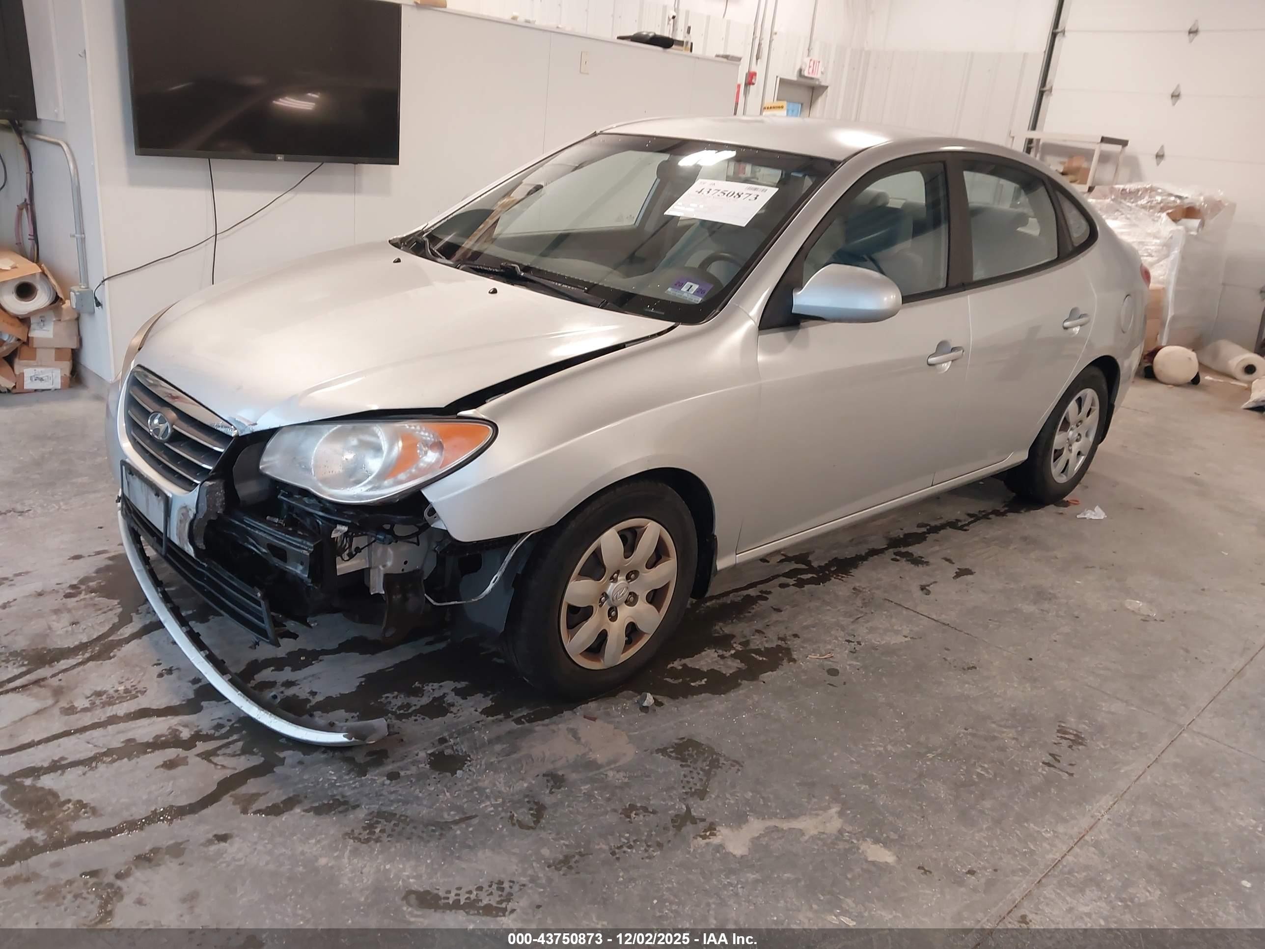 2008 Hyundai Elantra Gls/se Серебряный vin: KMHDU46D78U548908