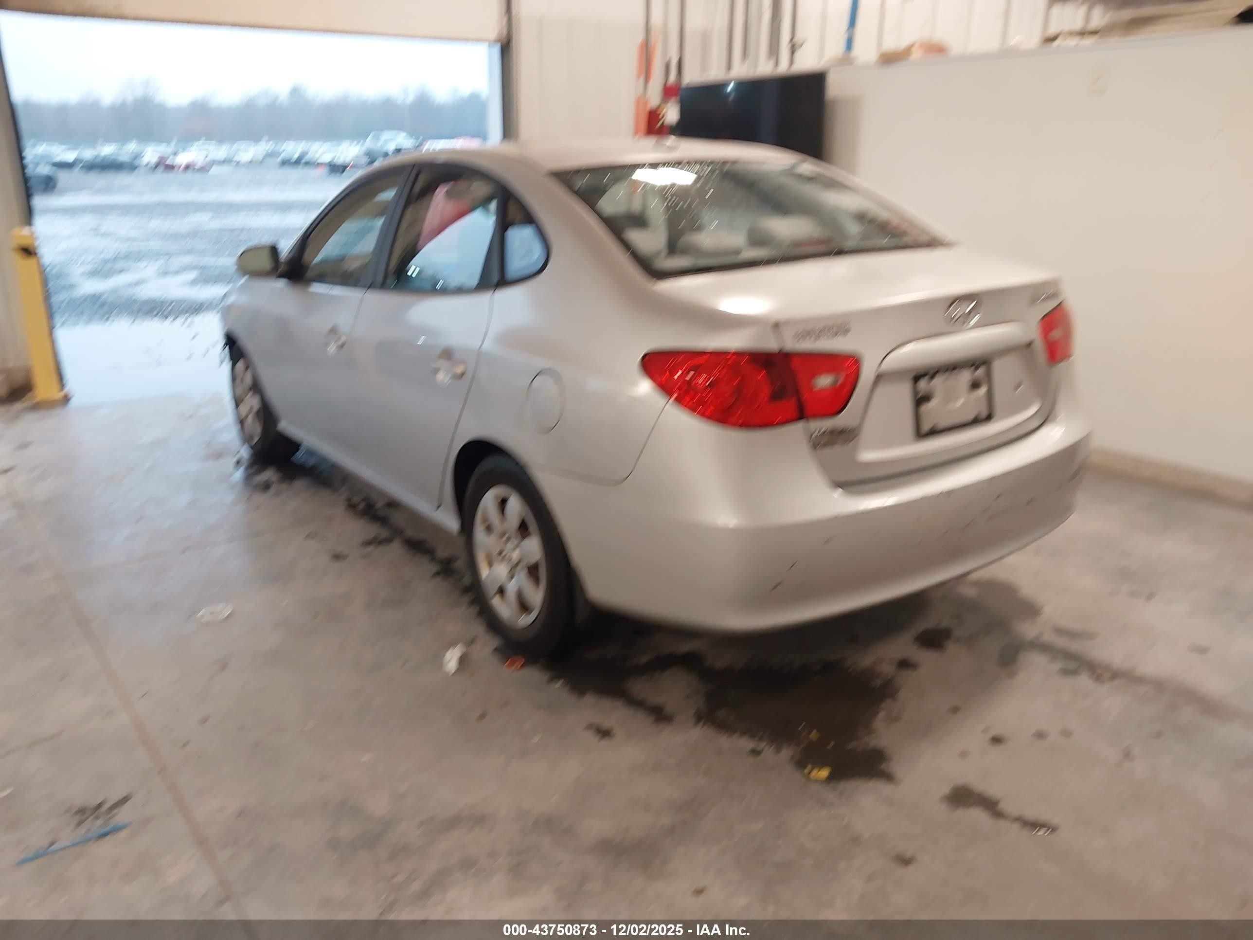 2008 Hyundai Elantra Gls/se Серебряный vin: KMHDU46D78U548908