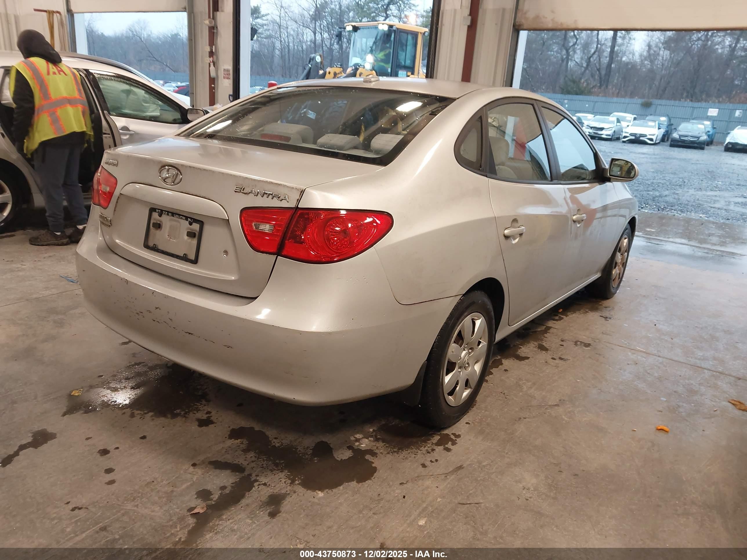 2008 Hyundai Elantra Gls/se Серебряный vin: KMHDU46D78U548908