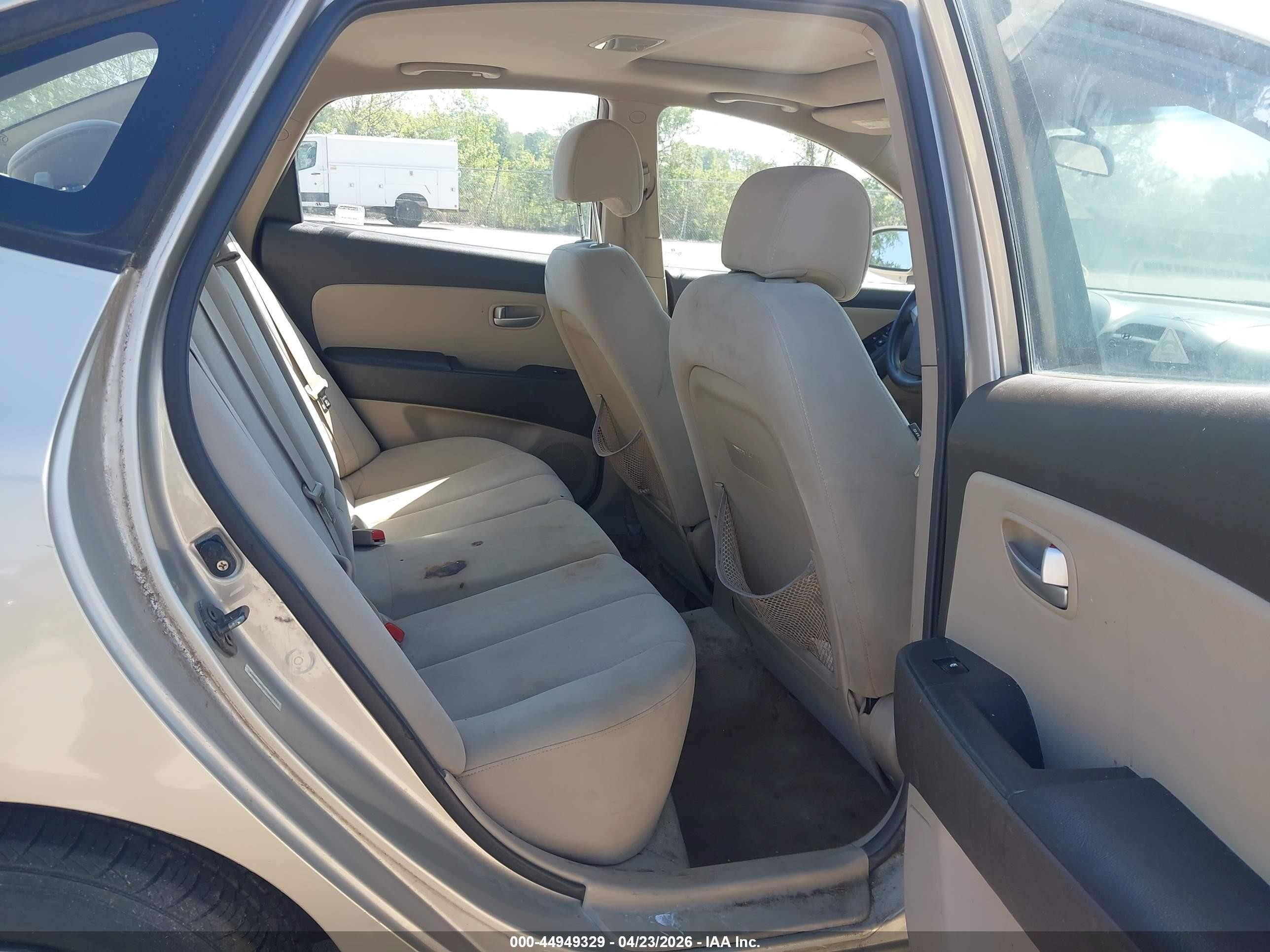 2007 Hyundai Elantra Gls/limited/se Cream vin: KMHDU46D87U067841