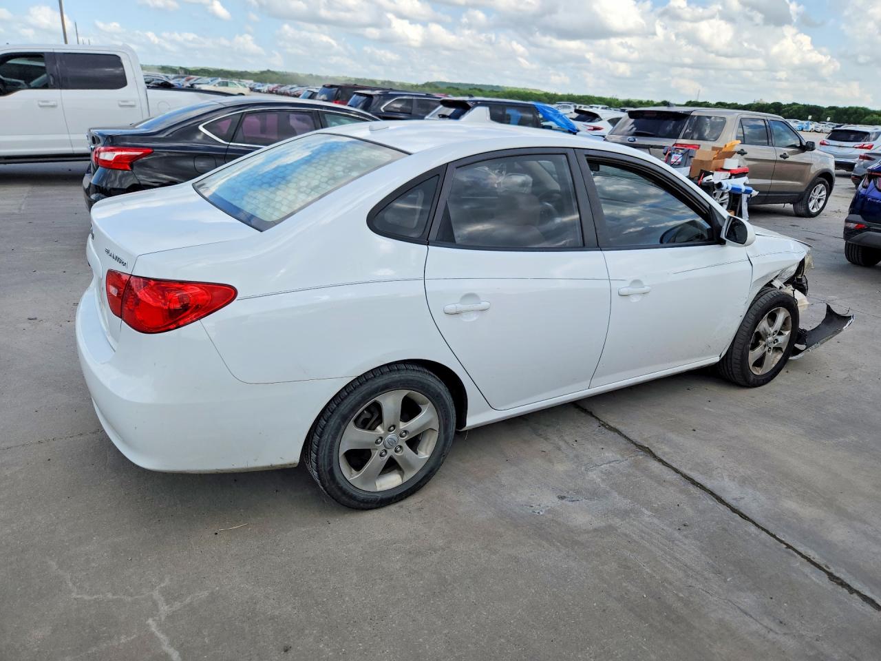 2007 Hyundai Elantra Gls White vin: KMHDU46D87U126550