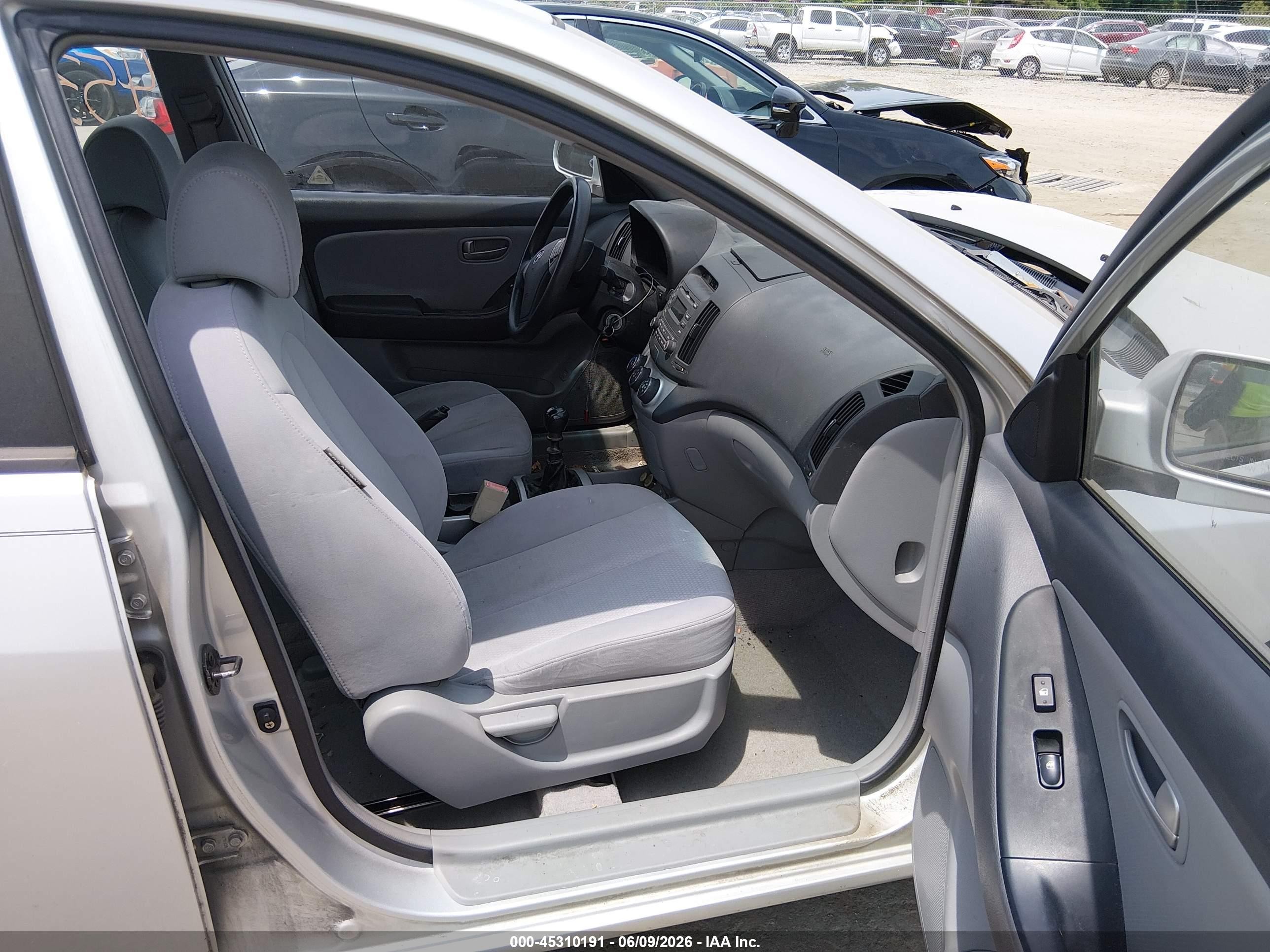 2007 Hyundai Elantra Gls/limited/ltd/se Silver vin: KMHDU46D87U172458