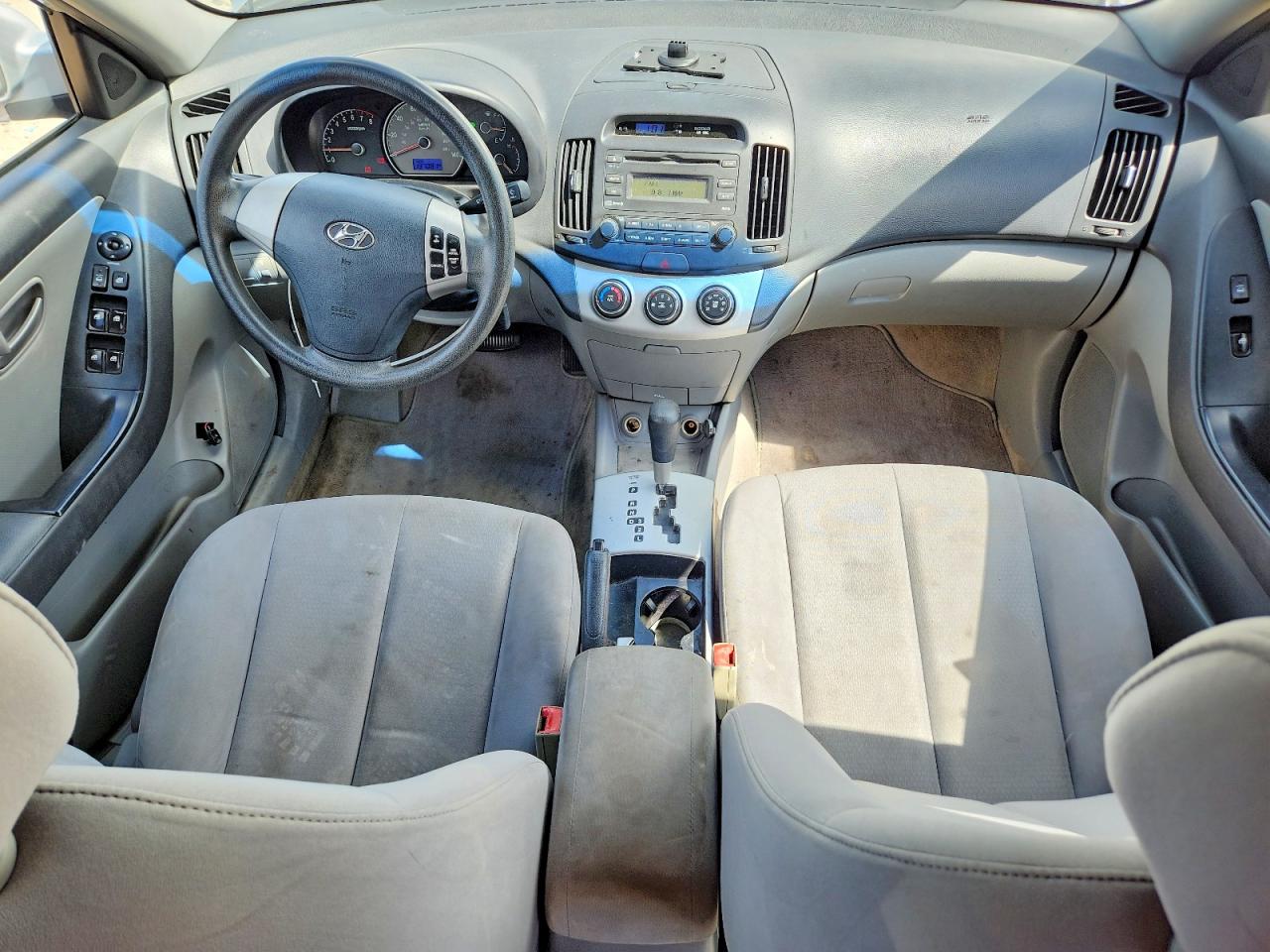 2007 Hyundai Elantra Silver vin: KMHDU46D87U220184
