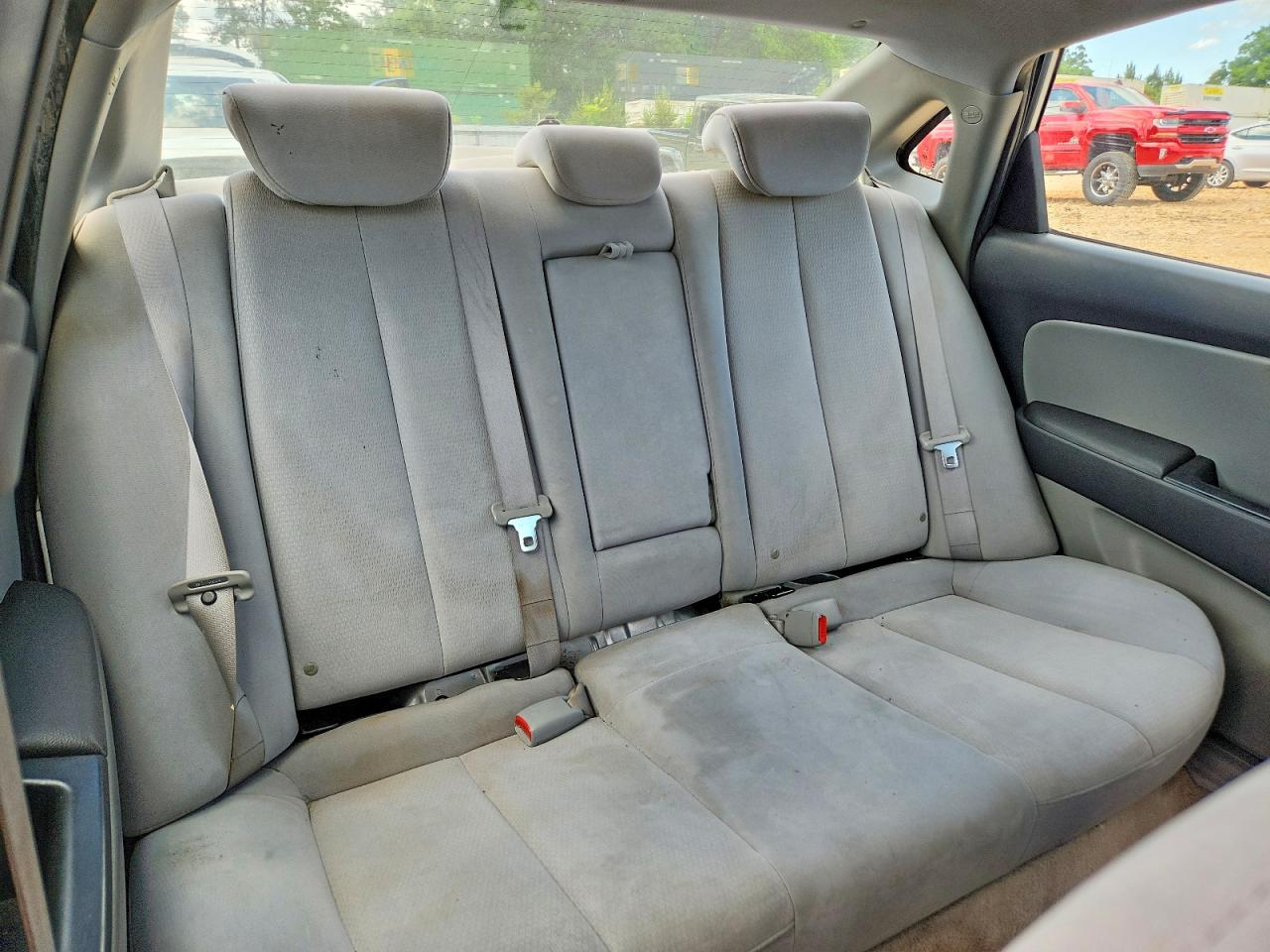 2007 Hyundai Elantra Silver vin: KMHDU46D87U220184