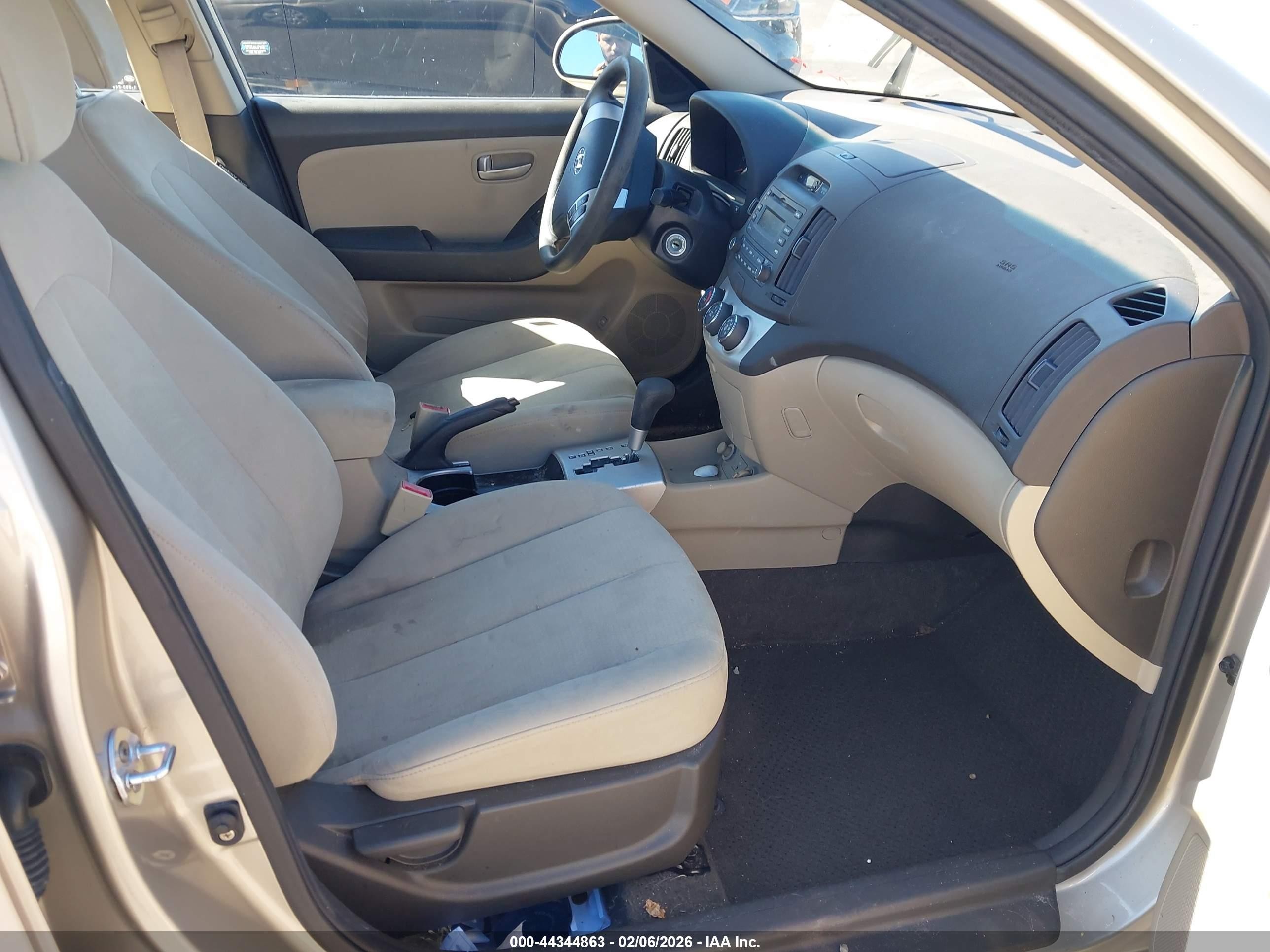 2008 Hyundai Elantra Gls/se Золотой vin: KMHDU46D88U459302