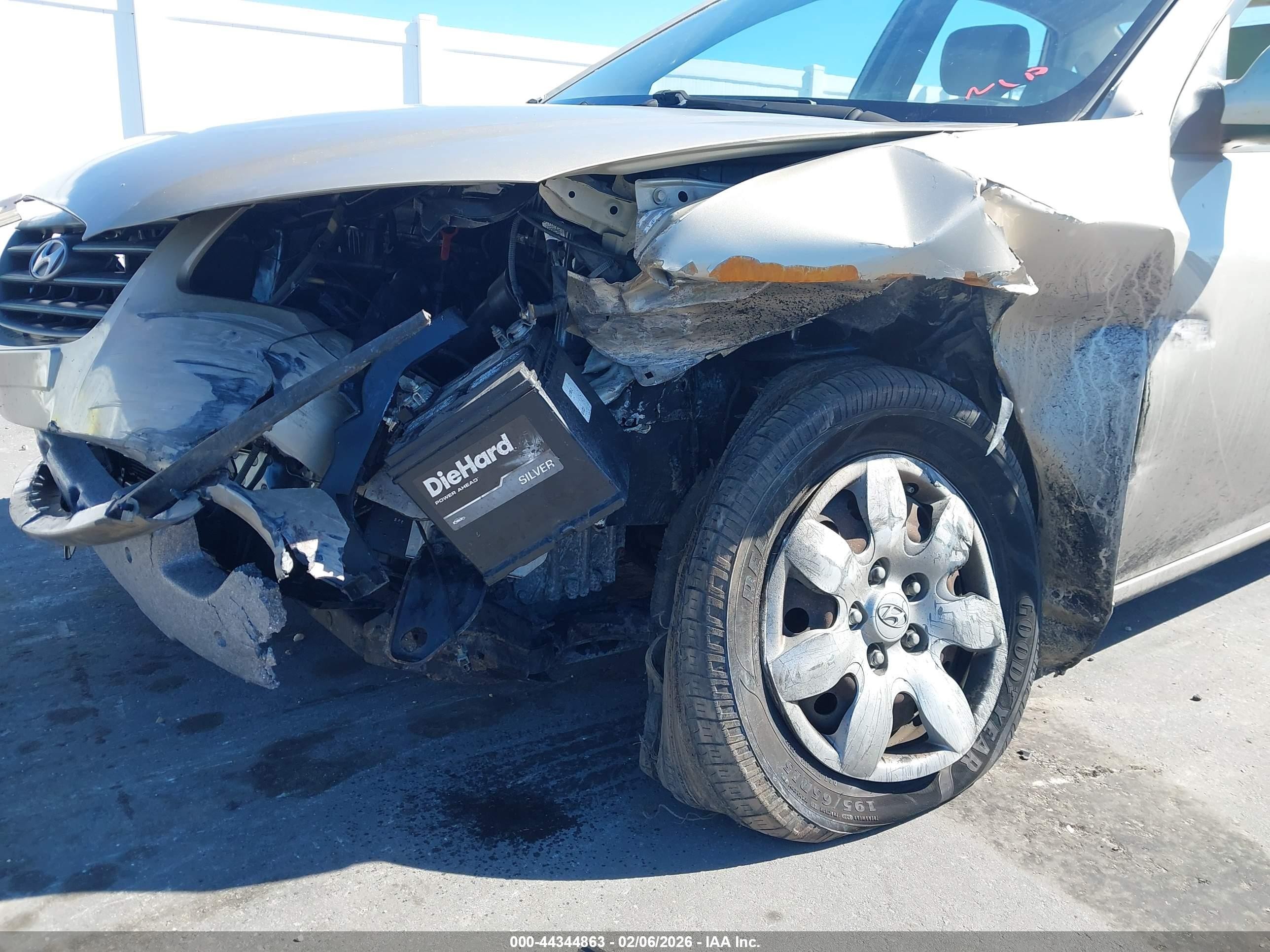 2008 Hyundai Elantra Gls/se Золотой vin: KMHDU46D88U459302