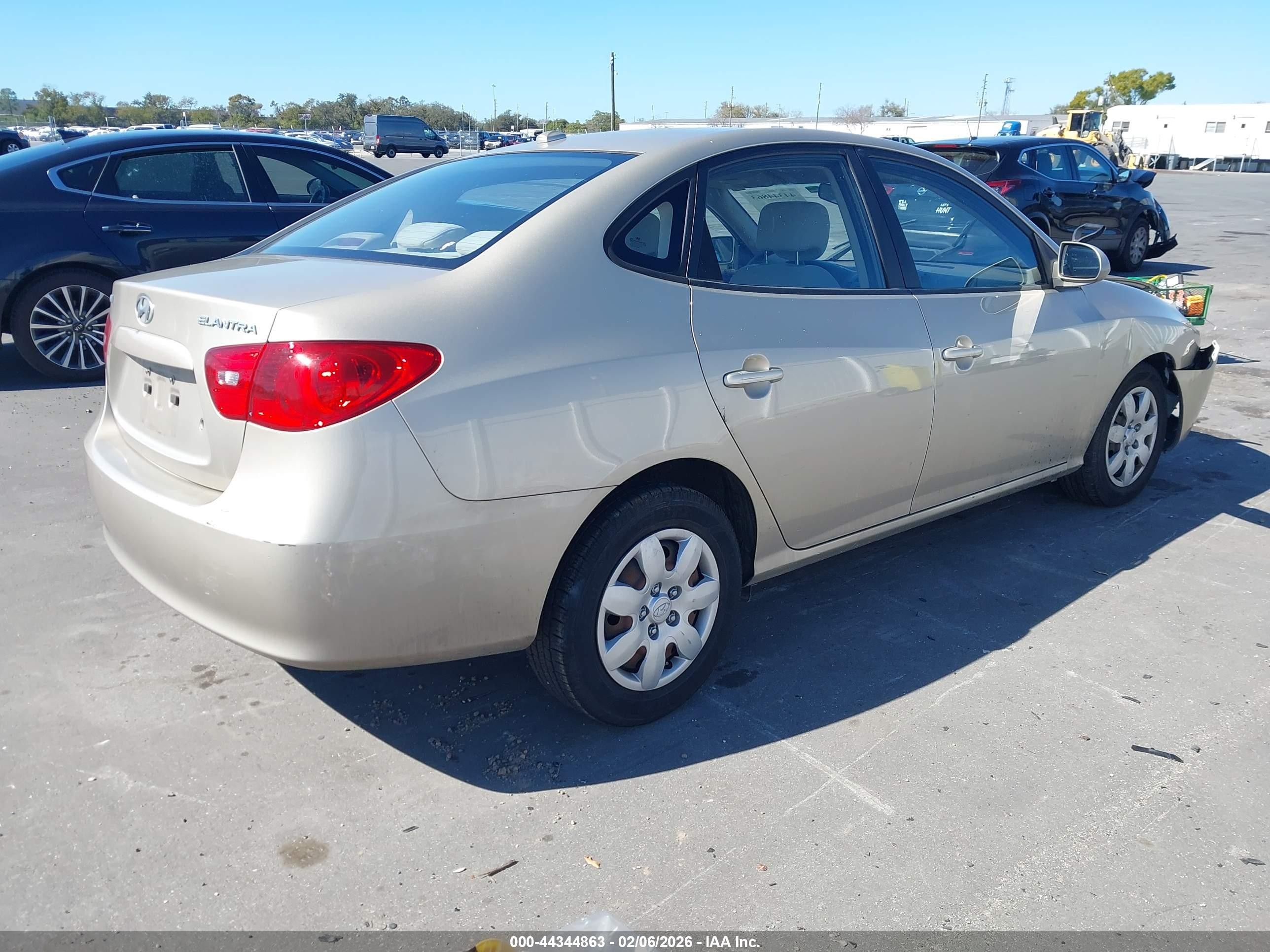 2008 Hyundai Elantra Gls/se Золотой vin: KMHDU46D88U459302