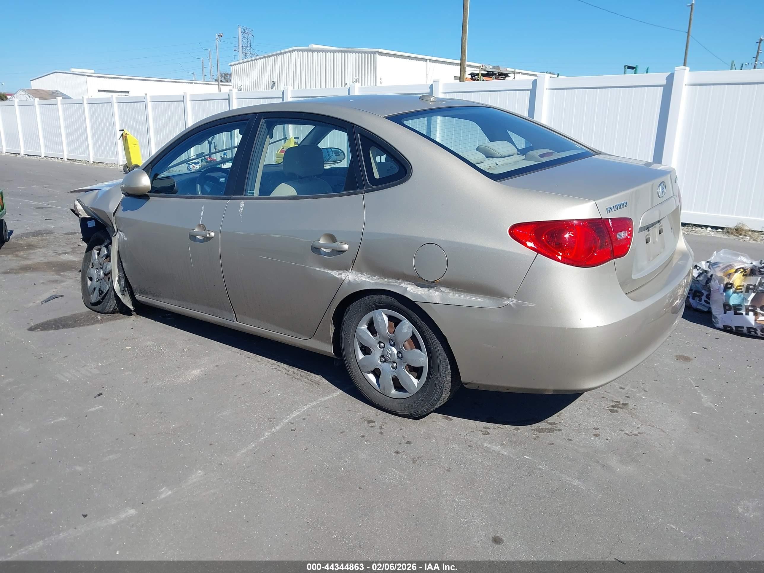 2008 Hyundai Elantra Gls/se Золотой vin: KMHDU46D88U459302