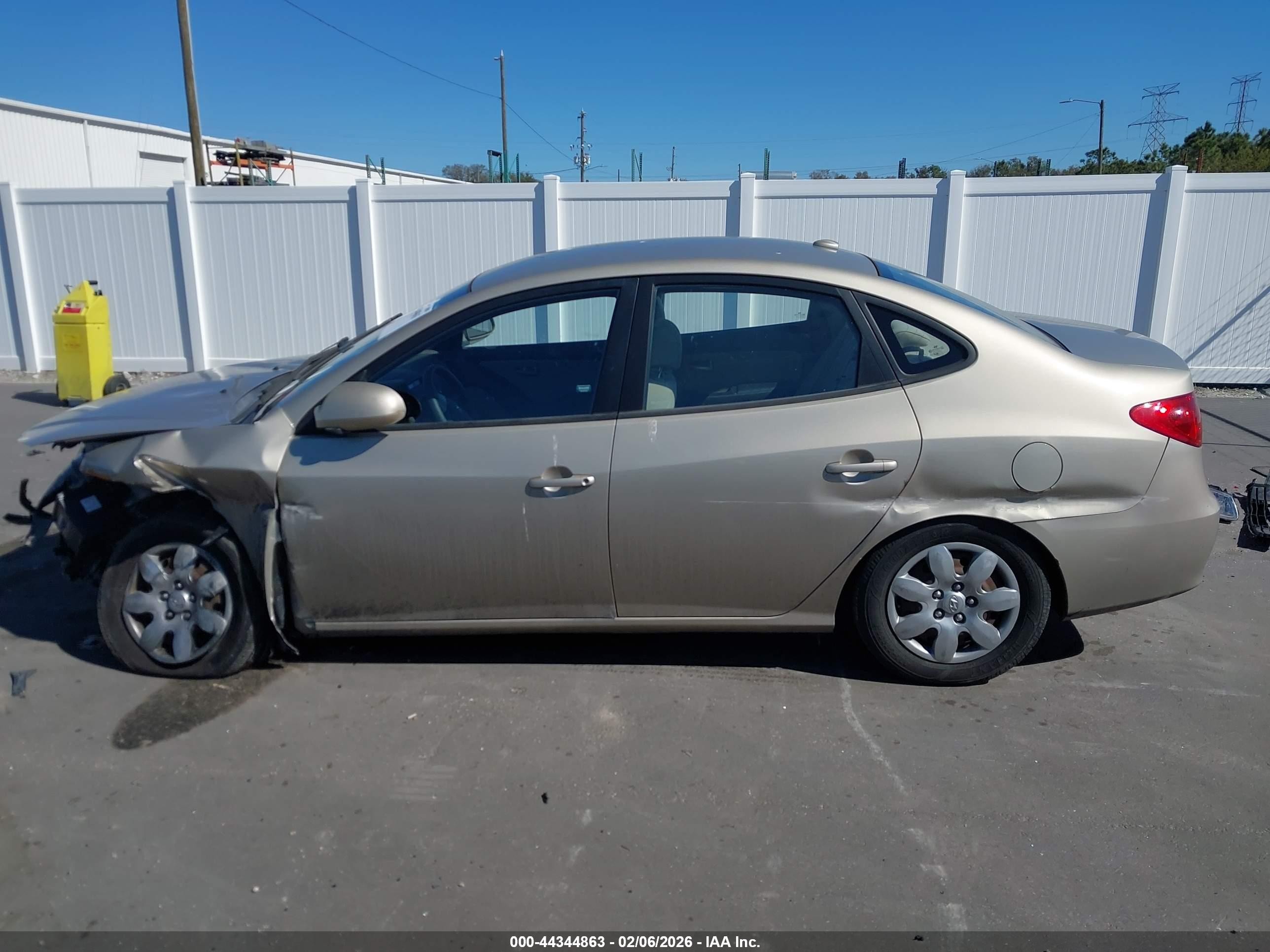 2008 Hyundai Elantra Gls/se Золотой vin: KMHDU46D88U459302