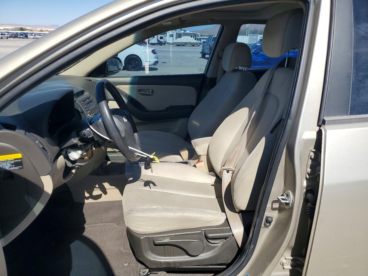 2008 Hyundai Elantra Gls Beige vin: KMHDU46D88U470168