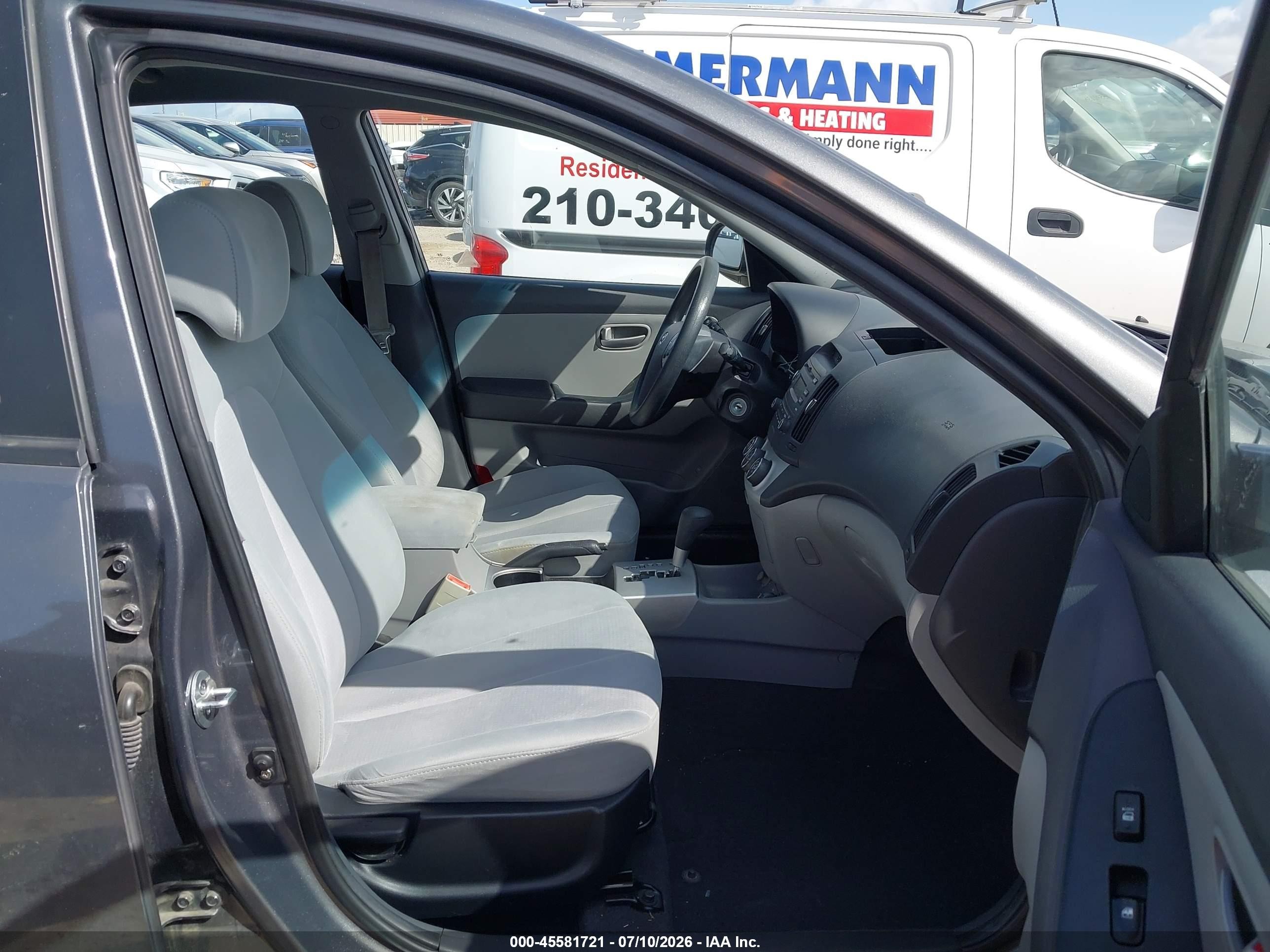 2008 Hyundai Elantra Gls/se Gray vin: KMHDU46D88U557861
