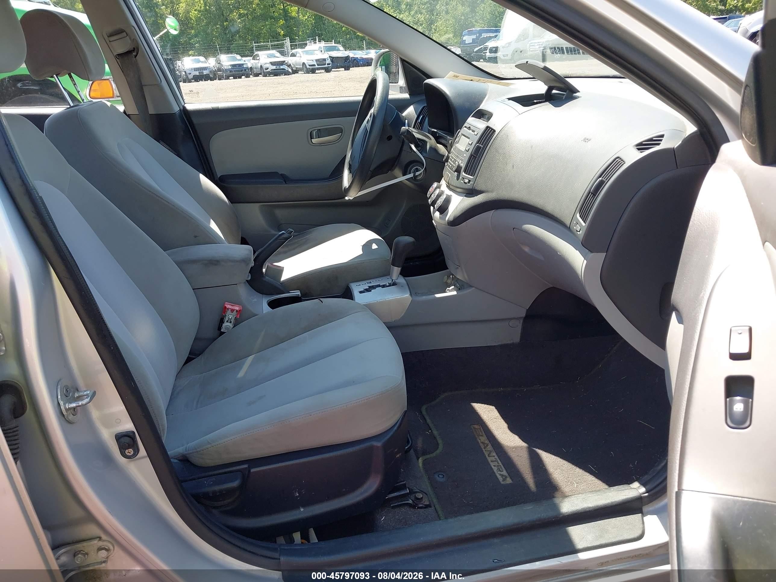 2009 Hyundai Elantra Gls Silver vin: KMHDU46D89U819380
