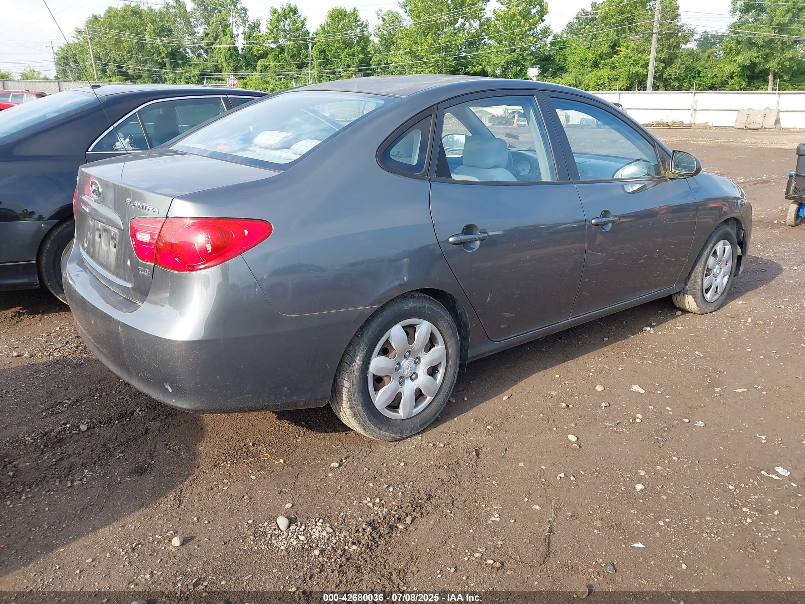 2007 Hyundai Elantra   Серый vin: KMHDU46D97U108333
