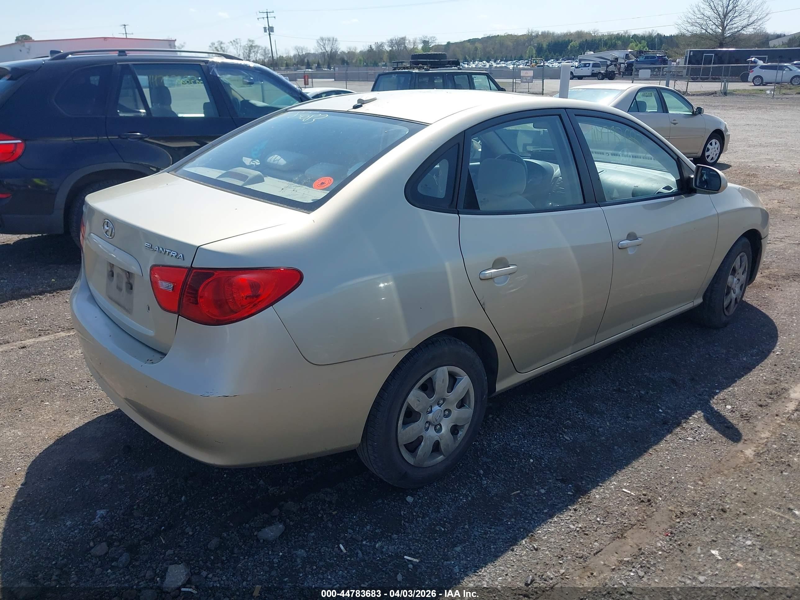 2007 Hyundai Elantra Gls/se/limited Gold vin: KMHDU46D97U164398